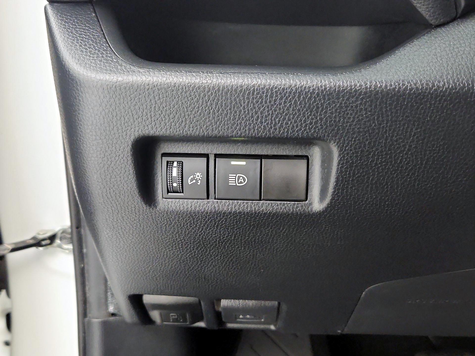 Thumbnail: 2020 Toyota RAV4 - 13