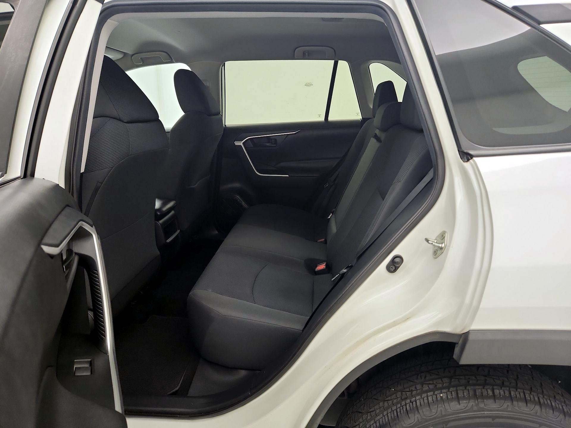 Thumbnail: 2020 Toyota RAV4 - 19