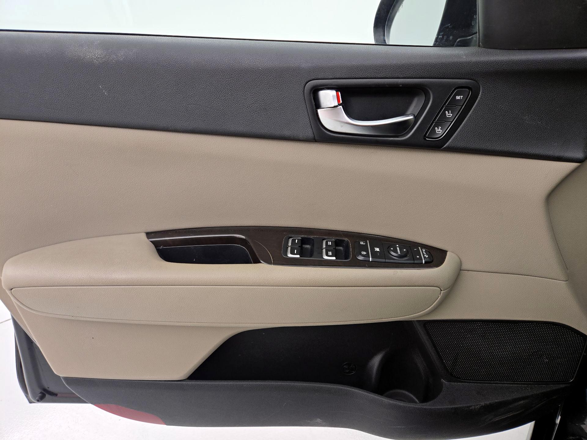 Thumbnail: 2016 Kia Optima - 12