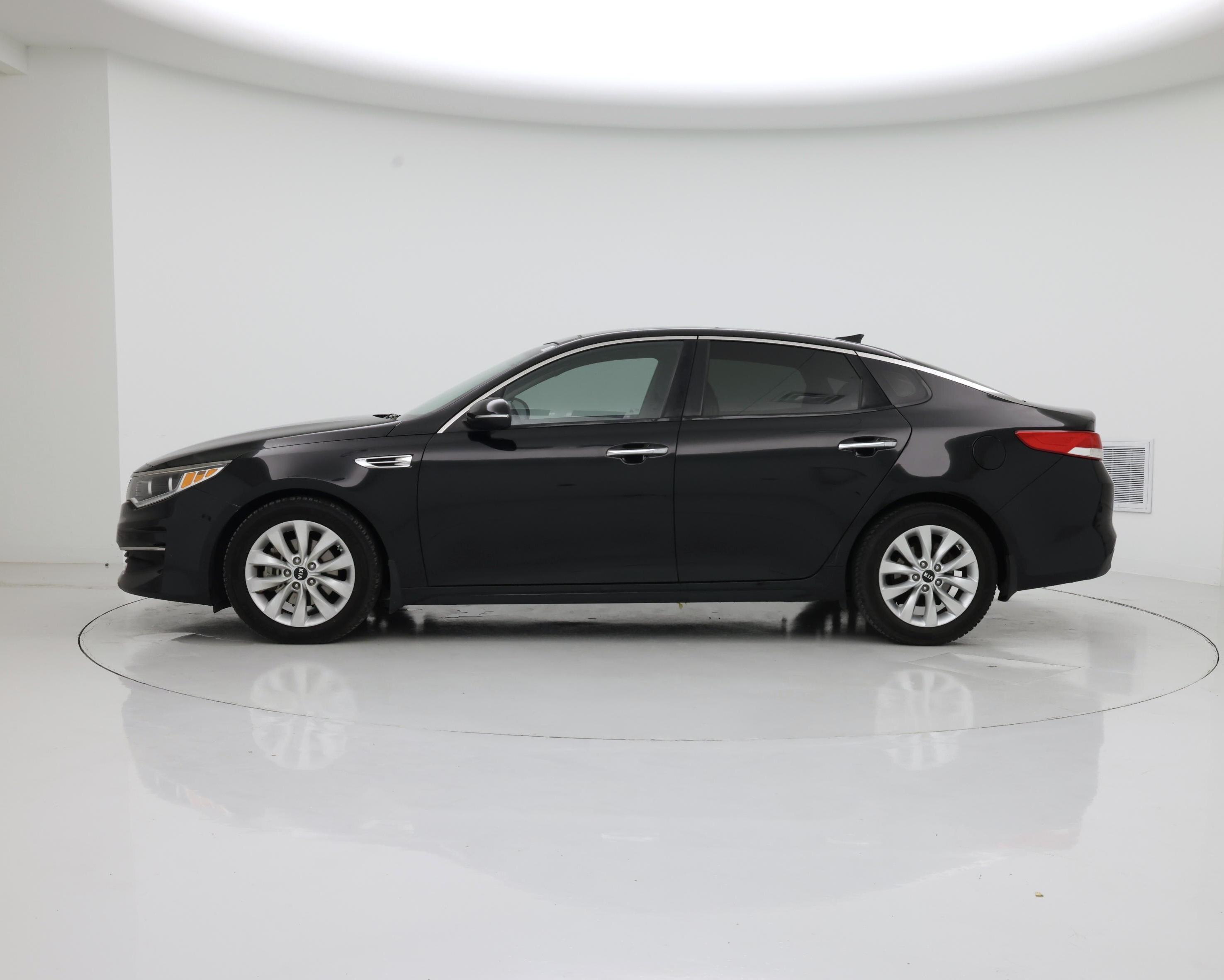 Thumbnail: 2016 Kia Optima - 3