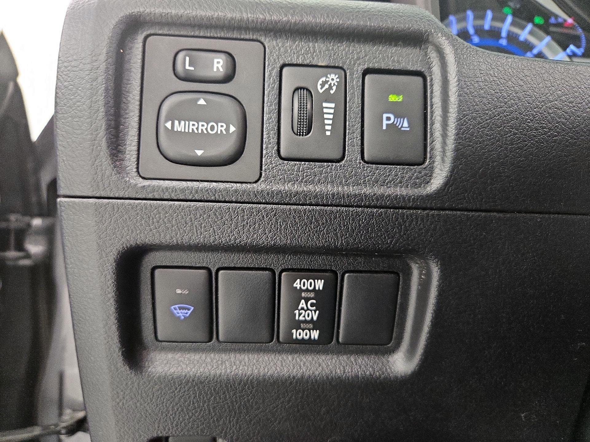 Thumbnail: 2015 Toyota 4Runner - 13