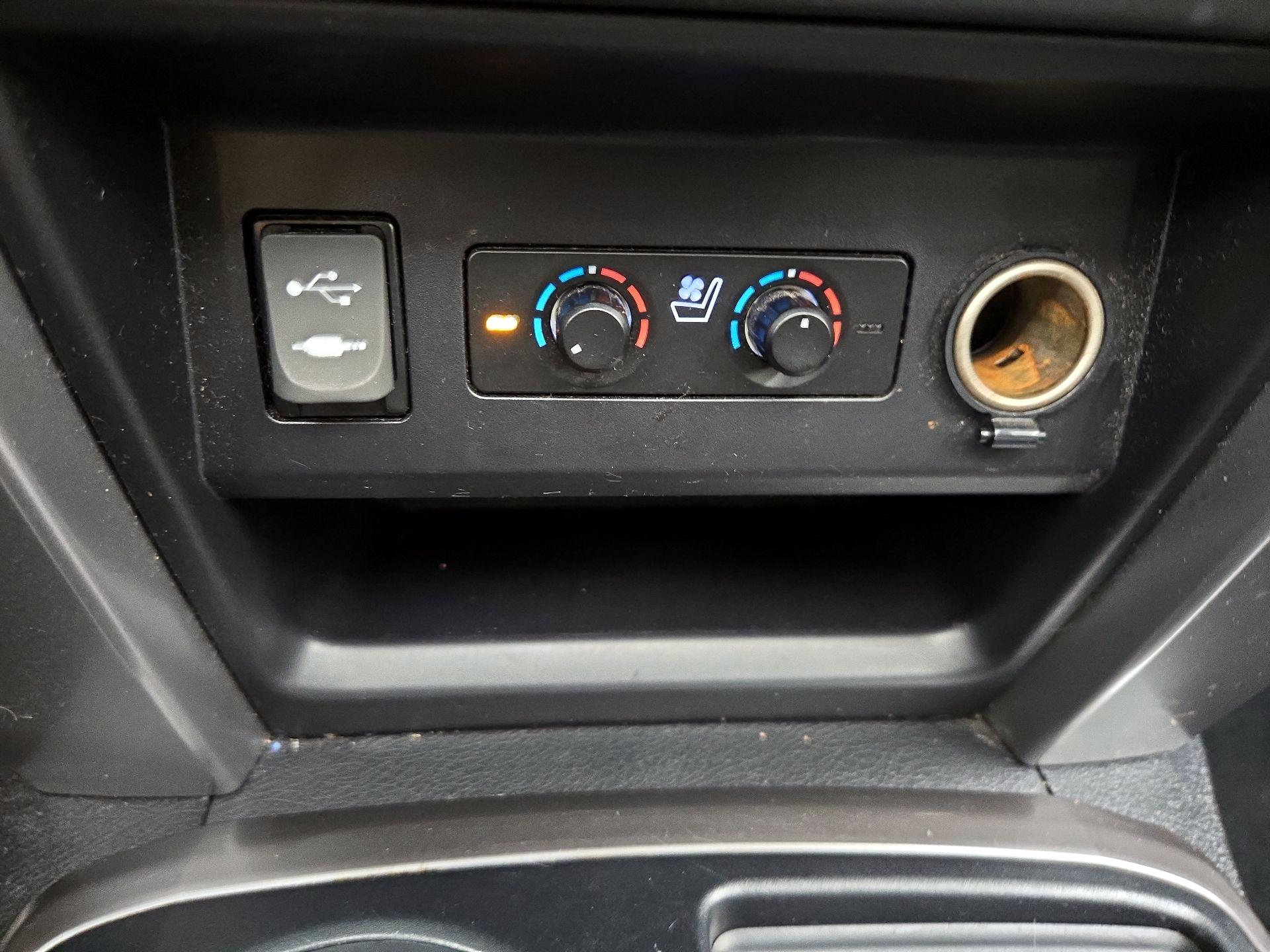 Thumbnail: 2015 Toyota 4Runner - 19