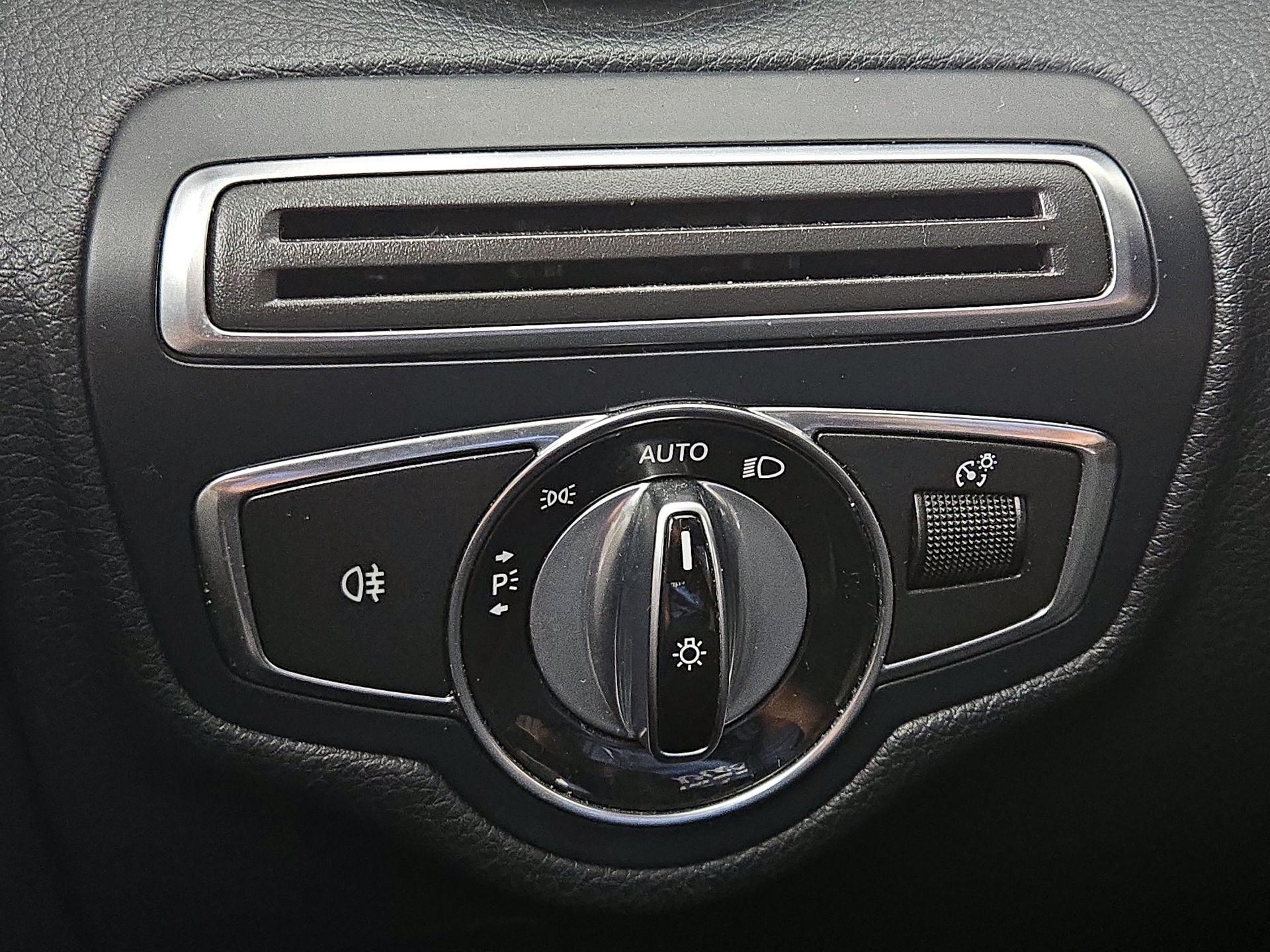 Thumbnail: 2016 Mercedes-Benz C-Class - 13