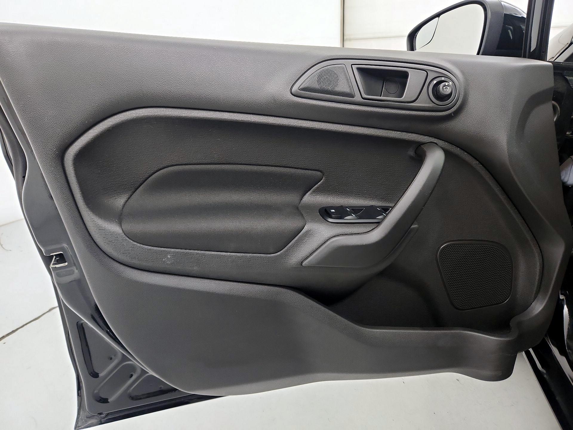 Thumbnail: 2019 Ford Fiesta - 12