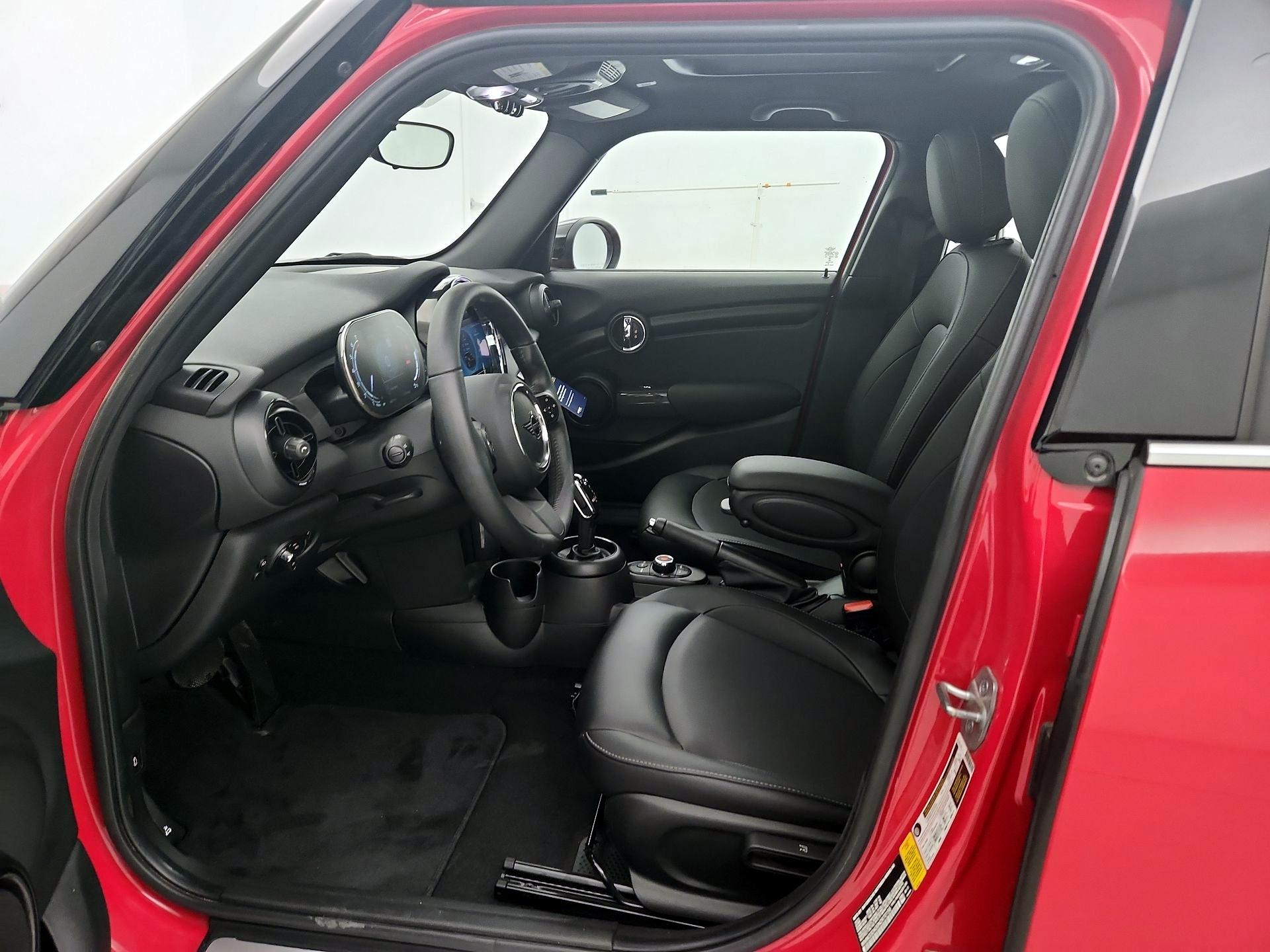 Thumbnail: 2022 MINI Cooper Hardtop - 11