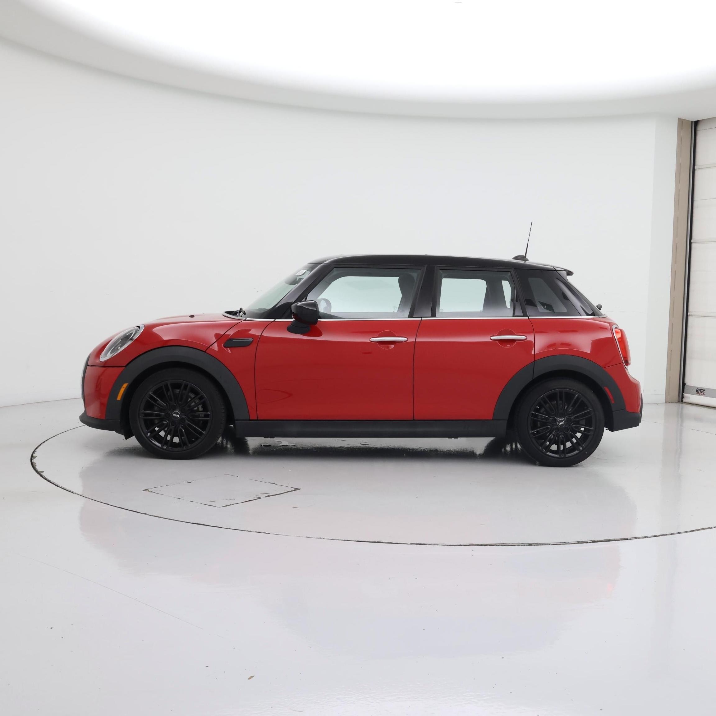 Thumbnail: 2022 MINI Cooper Hardtop - 3