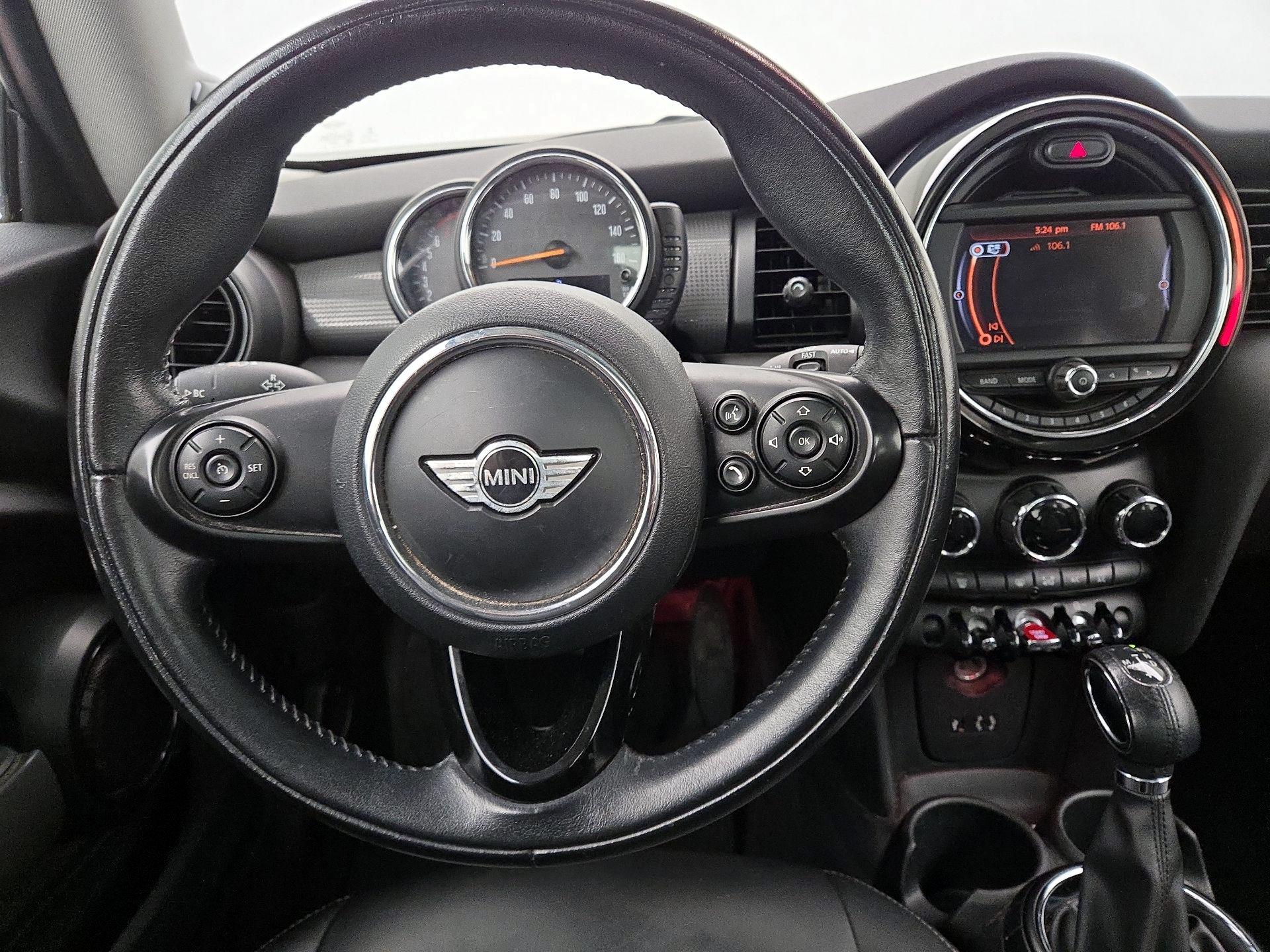 Thumbnail: 2016 MINI Cooper Hardtop - 10