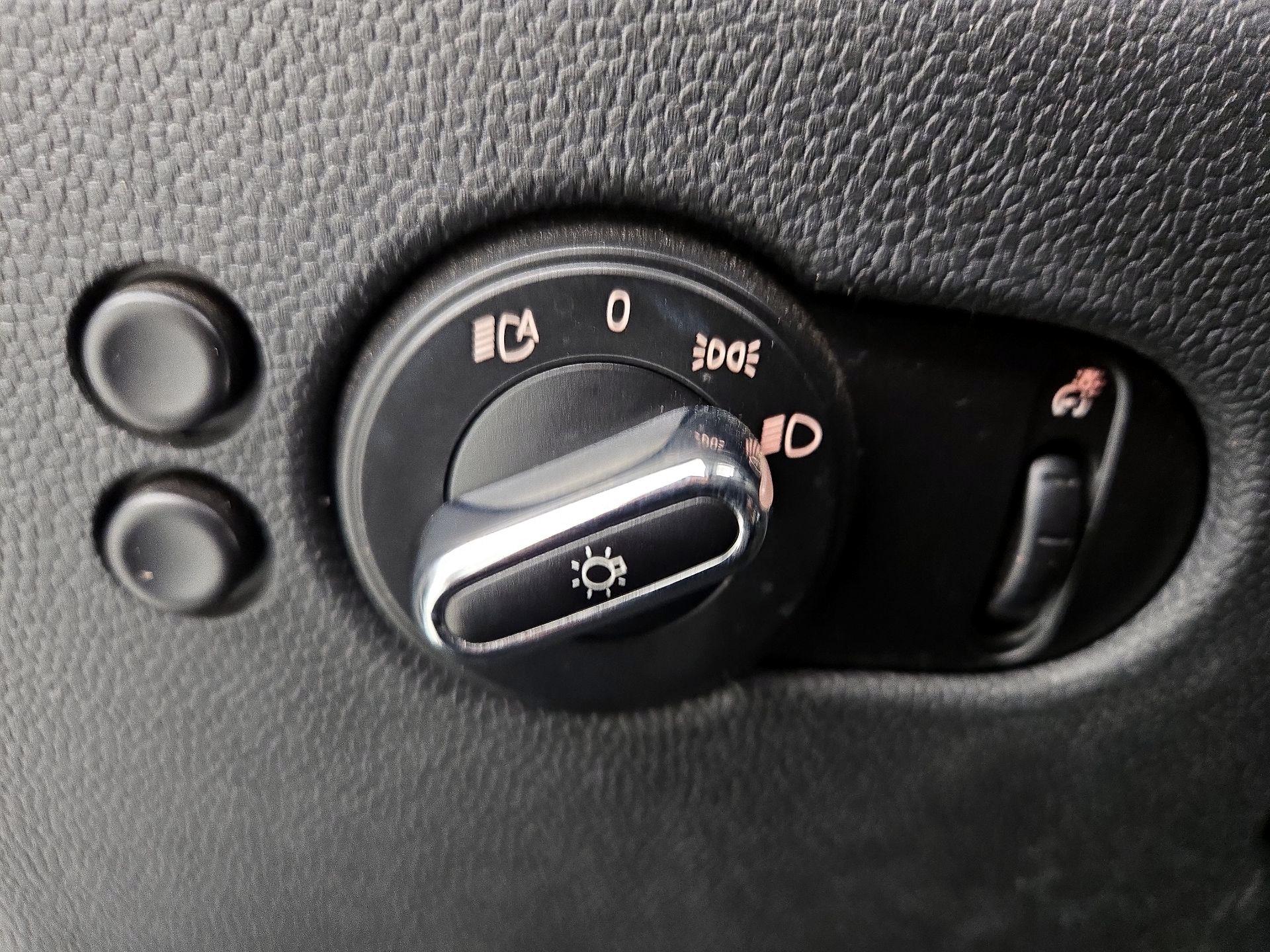 Thumbnail: 2016 MINI Cooper Hardtop - 13