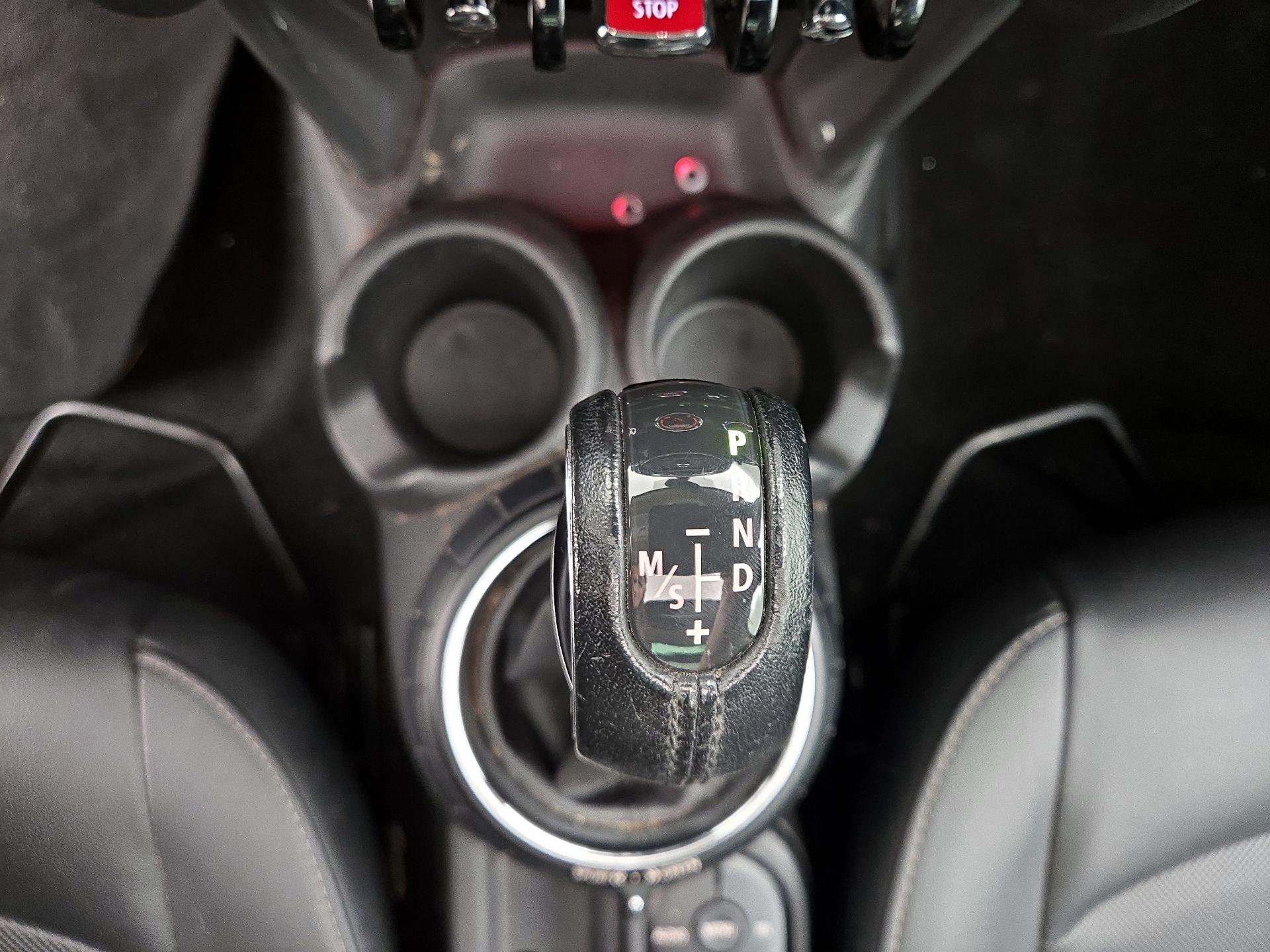Thumbnail: 2016 MINI Cooper Hardtop - 16