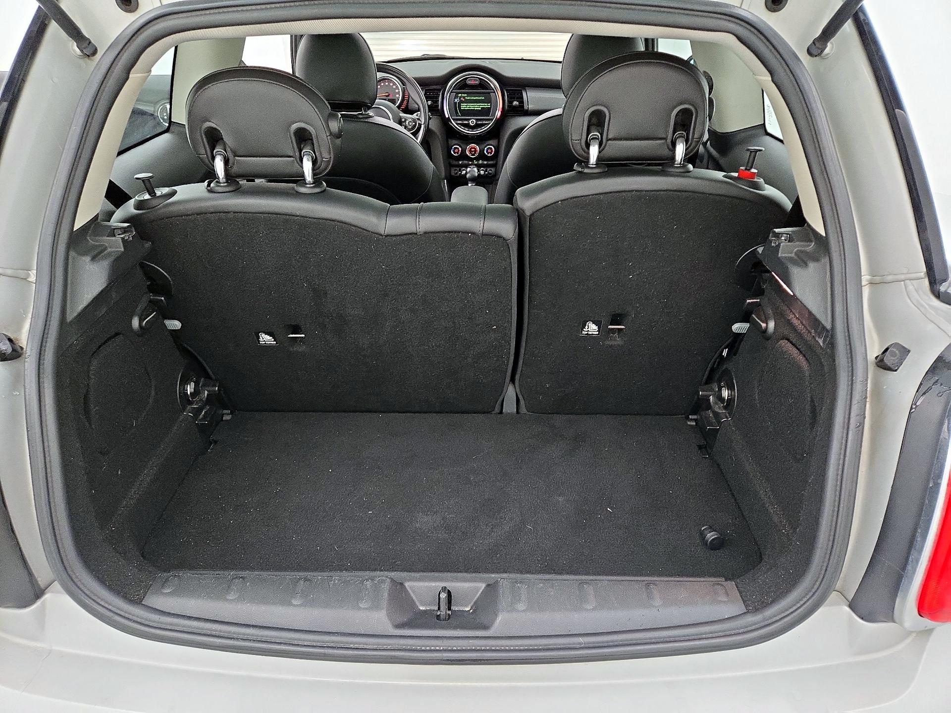 Thumbnail: 2016 MINI Cooper Hardtop - 20