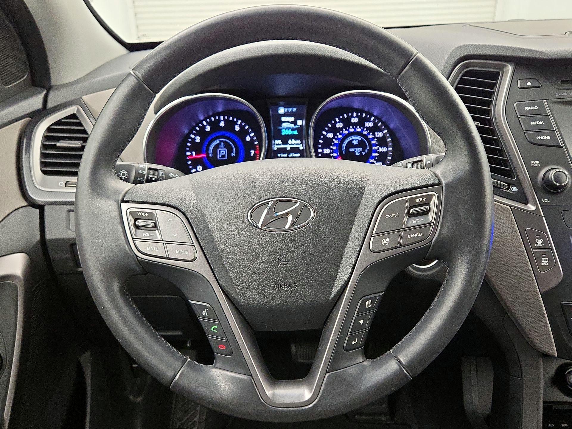 Thumbnail: 2013 Hyundai Santa Fe - 10