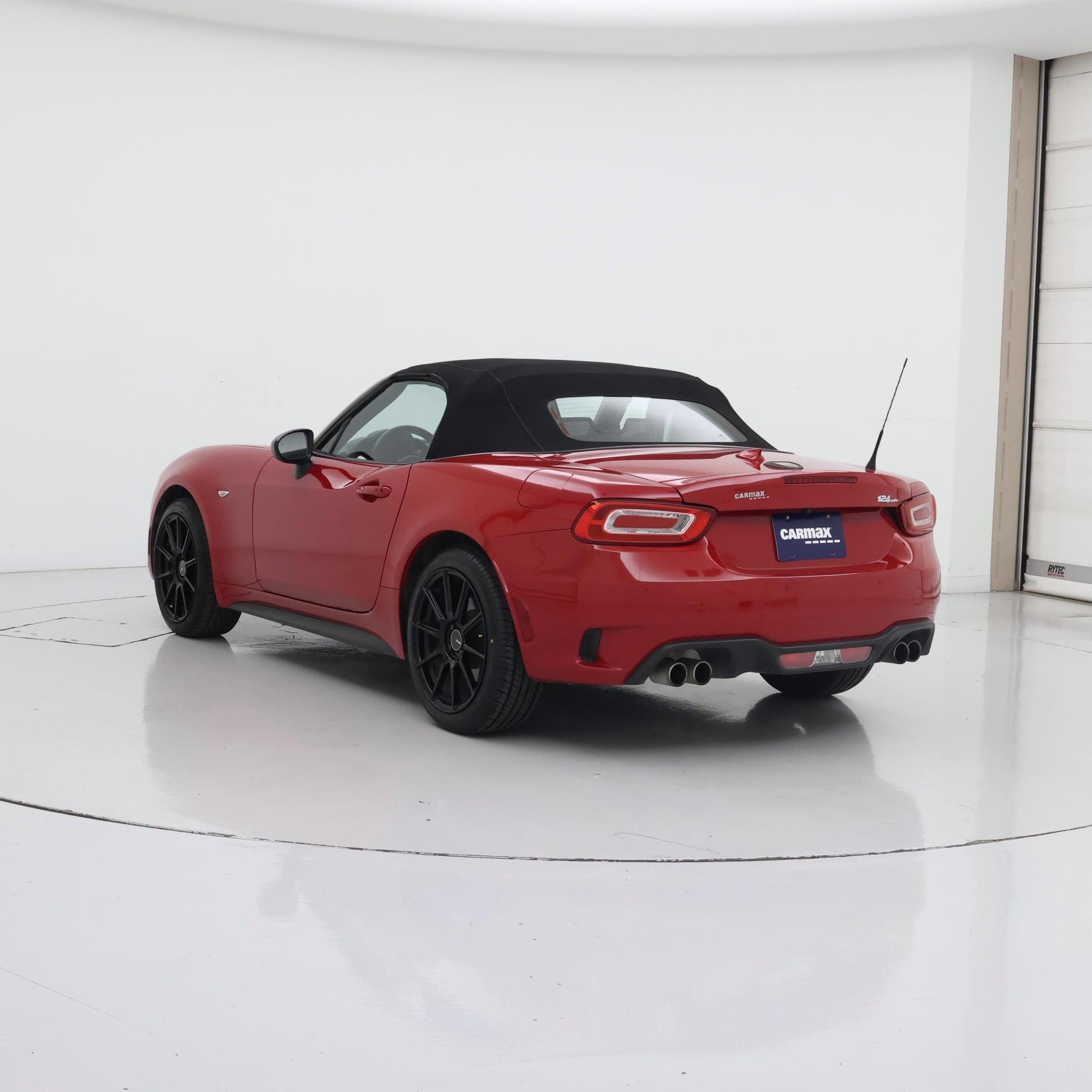 Thumbnail: 2020 Fiat 124 Spider - 2