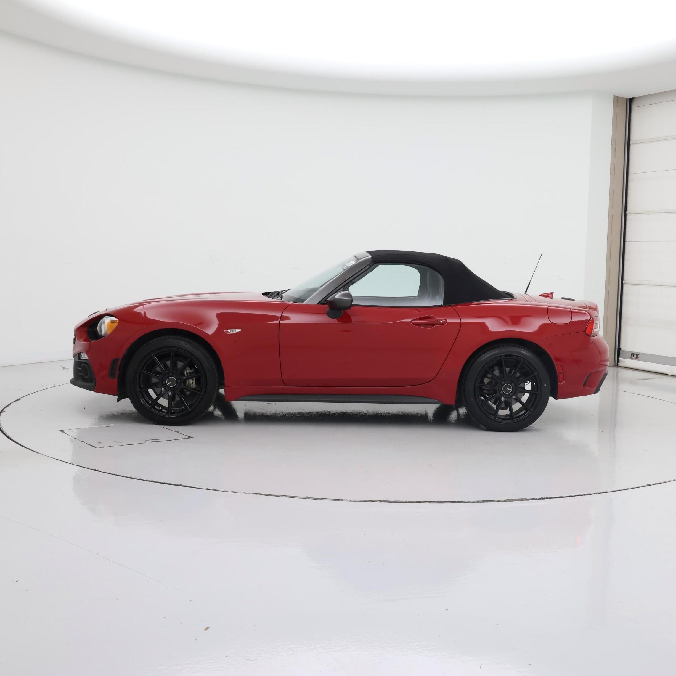 Thumbnail: 2020 Fiat 124 Spider - 3