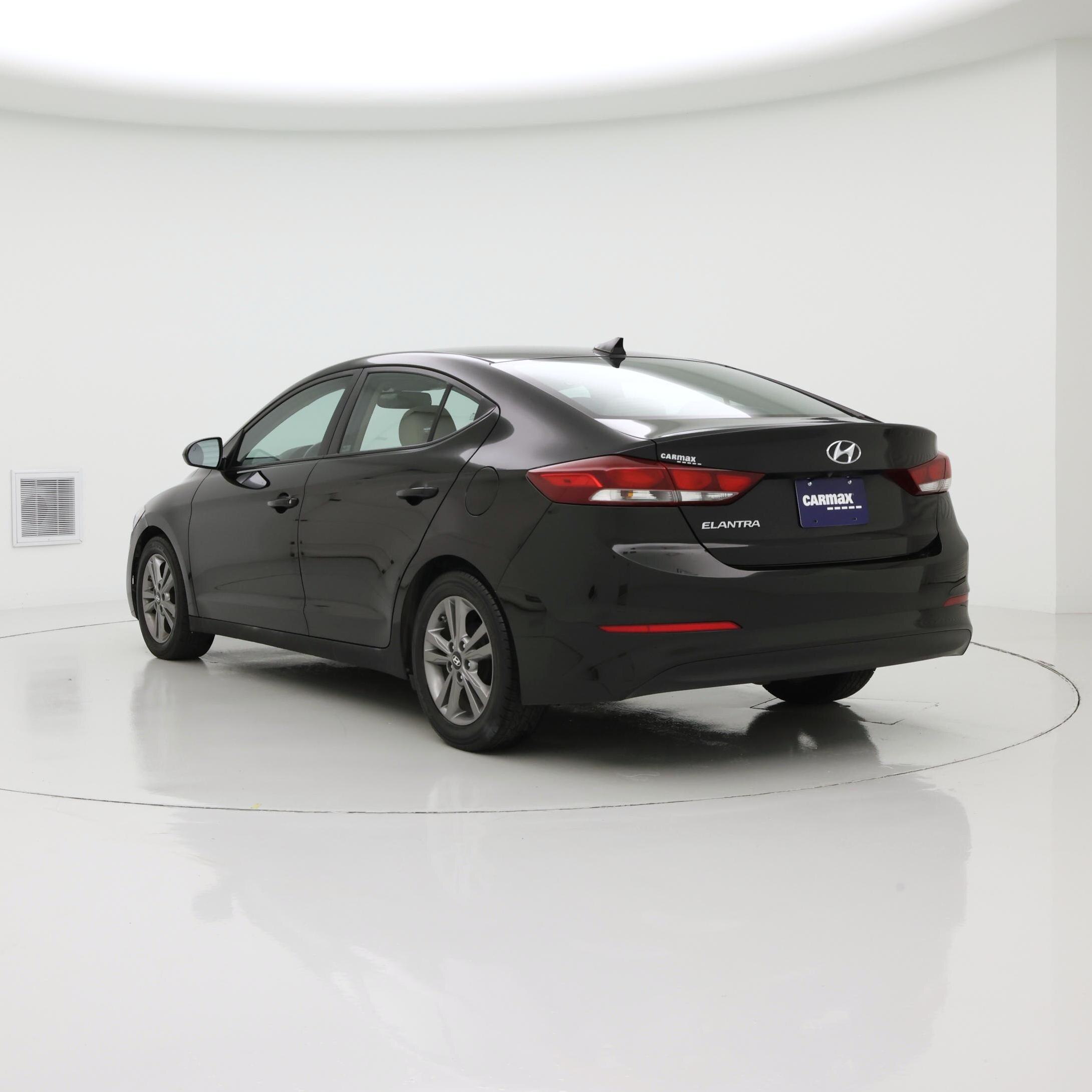 Thumbnail: 2017 Hyundai Elantra - 2