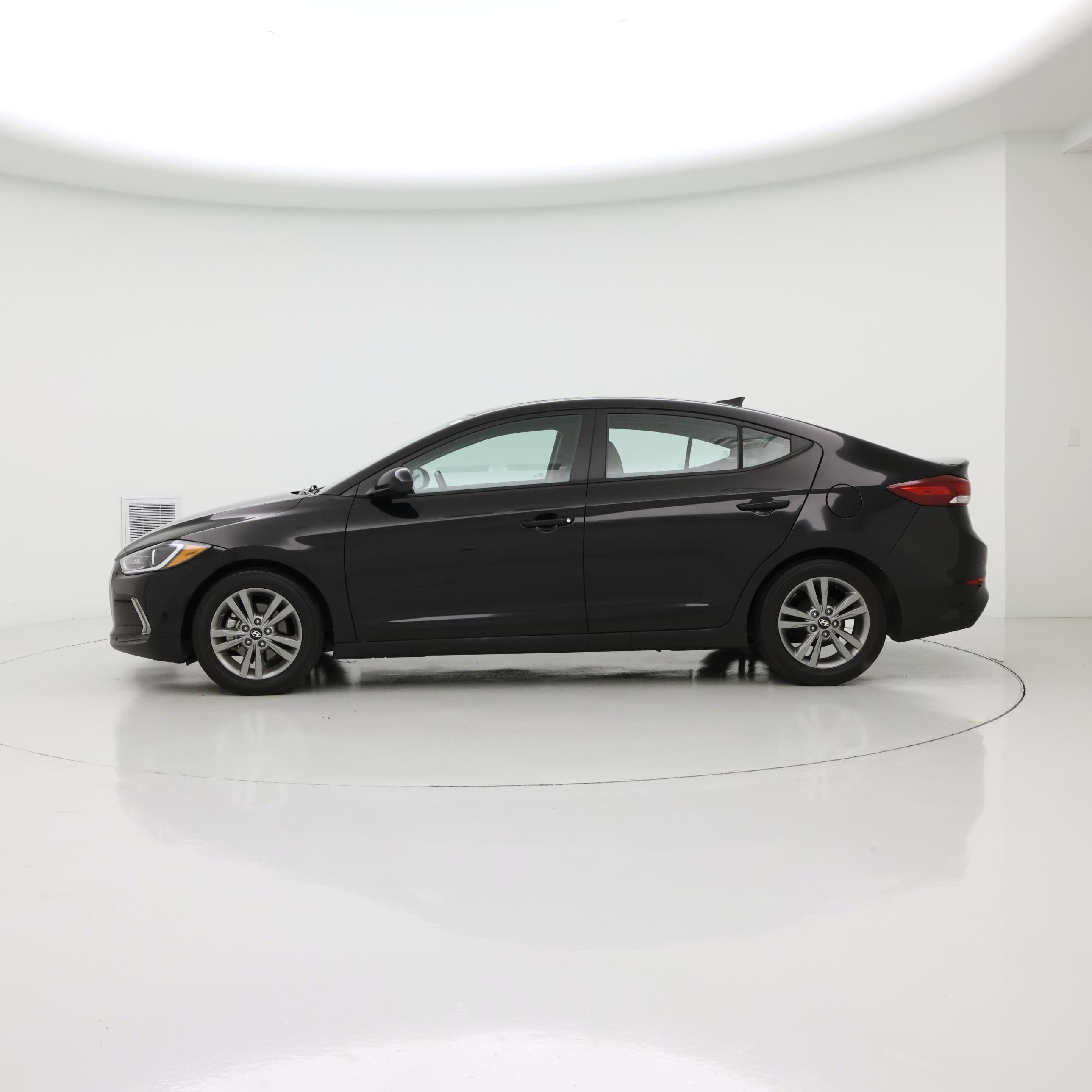 Thumbnail: 2017 Hyundai Elantra - 3