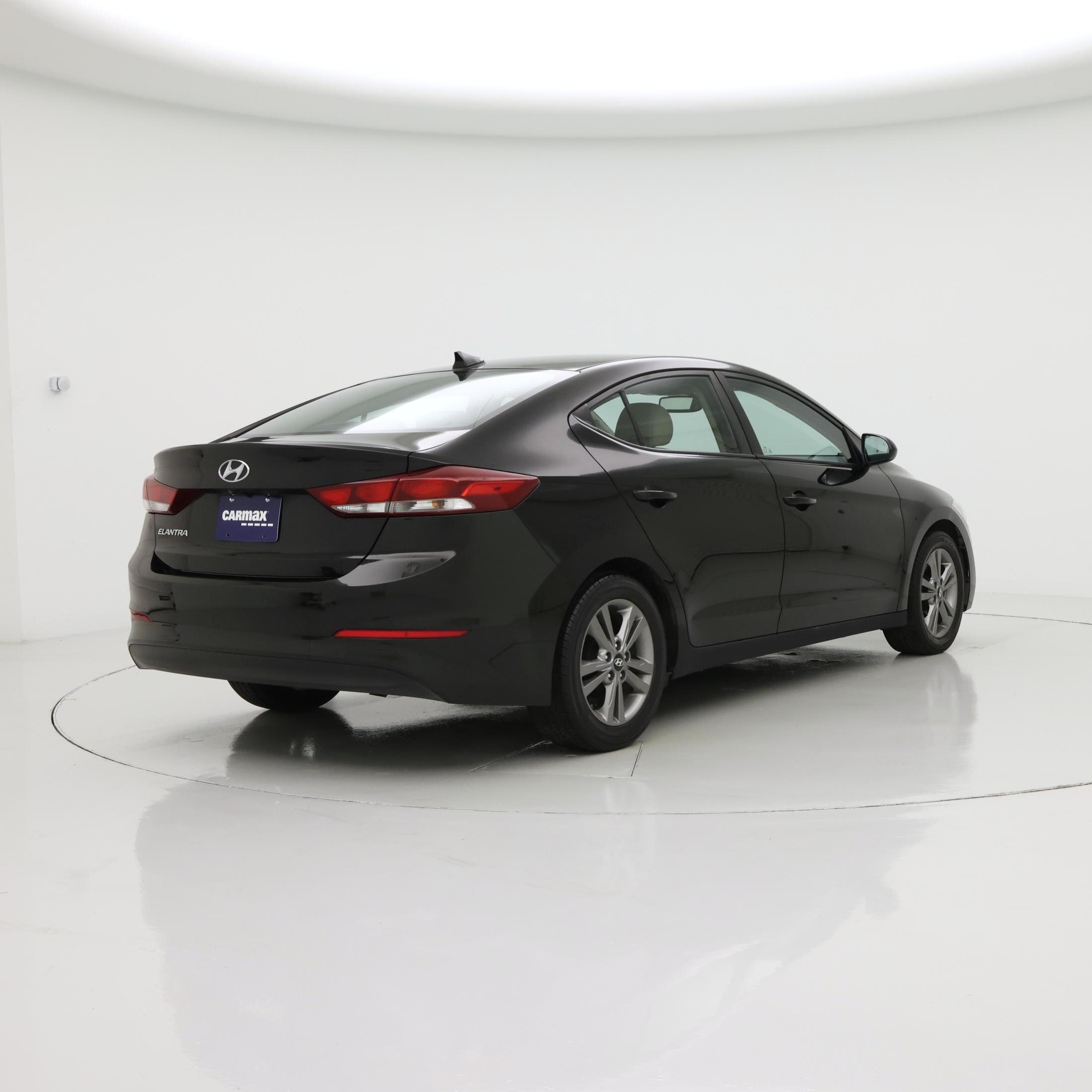 Thumbnail: 2017 Hyundai Elantra - 8