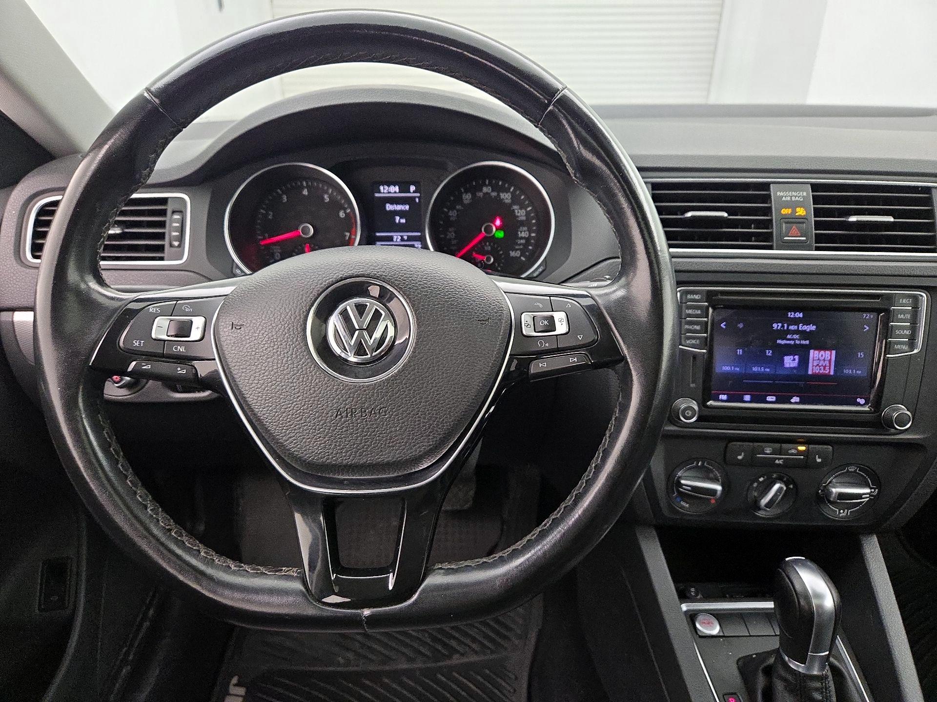 Thumbnail: 2017 Volkswagen Jetta - 10