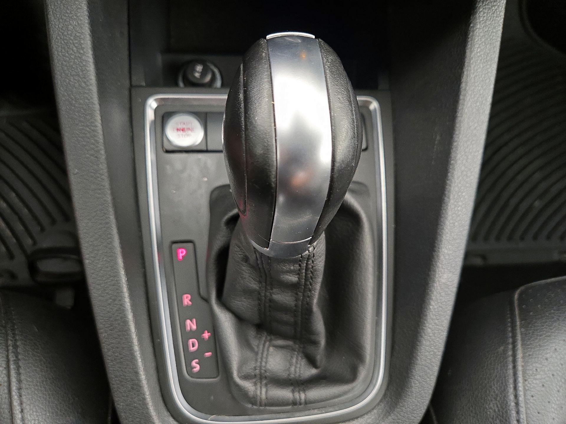 Thumbnail: 2017 Volkswagen Jetta - 17