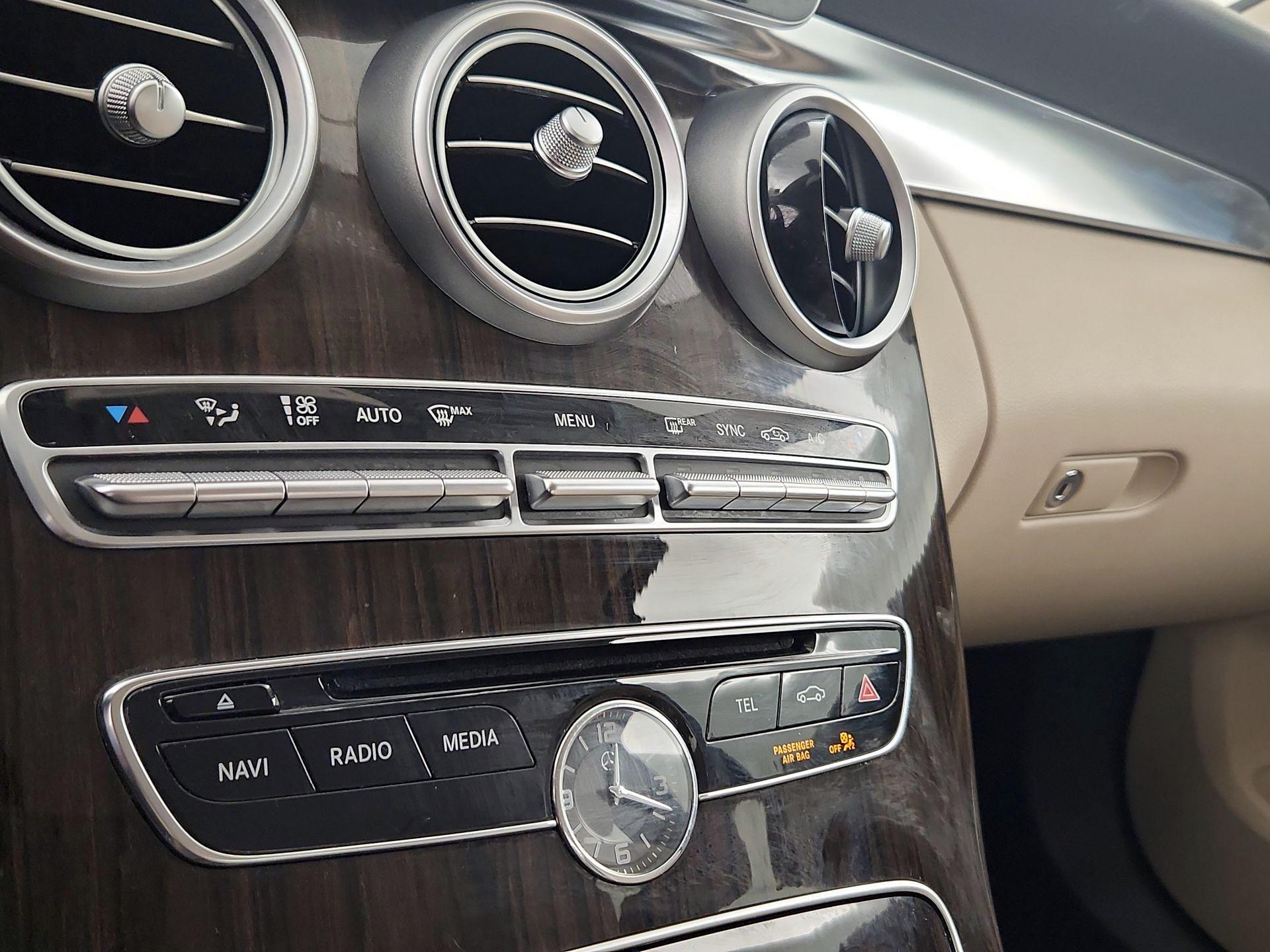 Thumbnail: 2015 Mercedes-Benz C-Class - 16