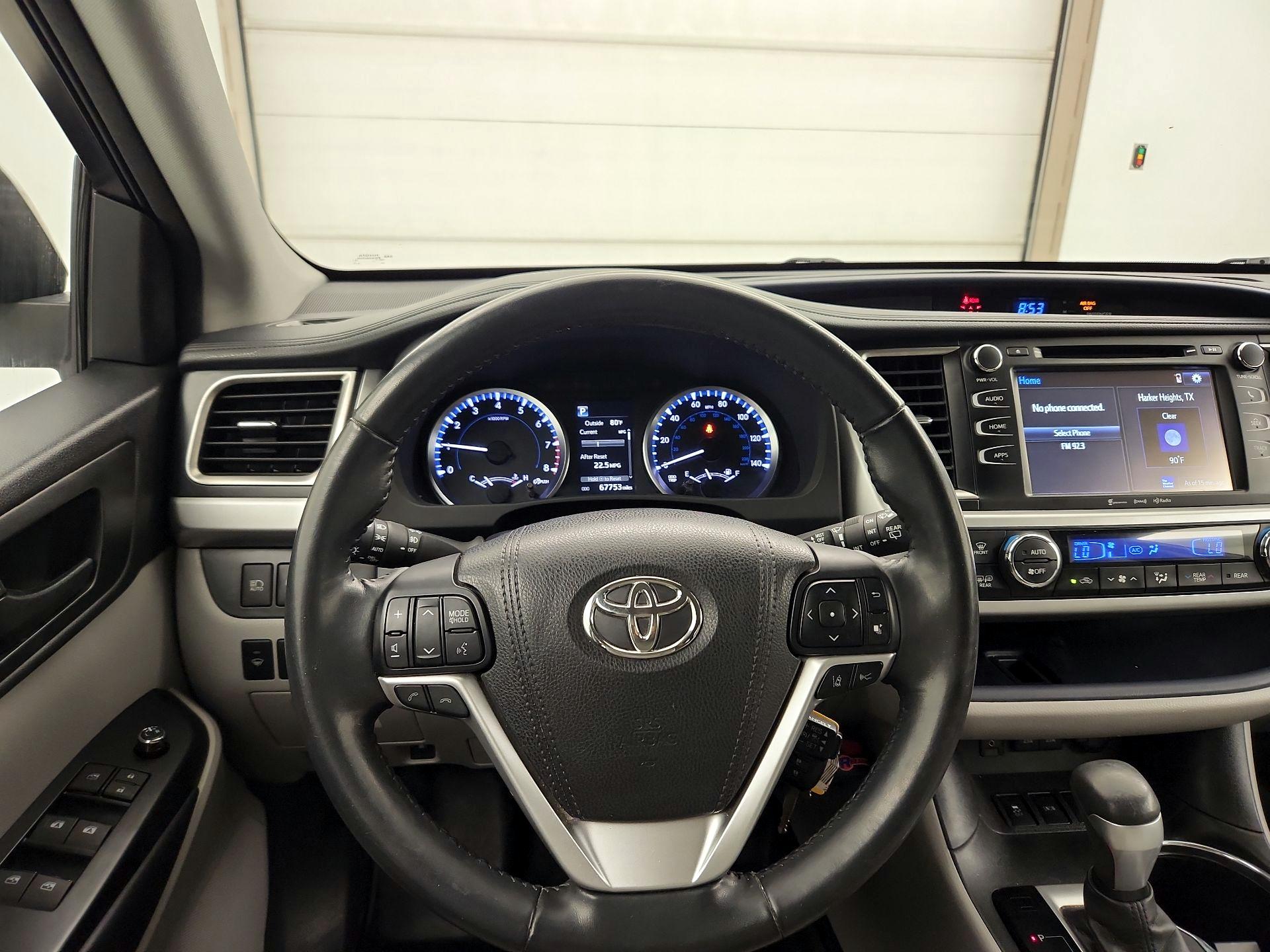 Thumbnail: 2017 Toyota Highlander - 10