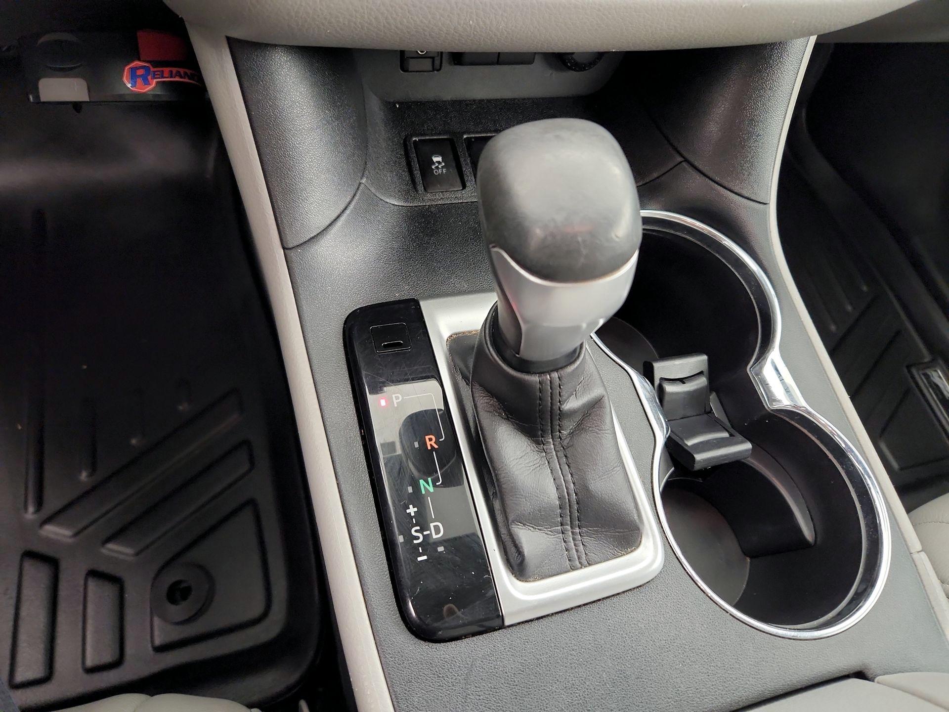 Thumbnail: 2017 Toyota Highlander - 17