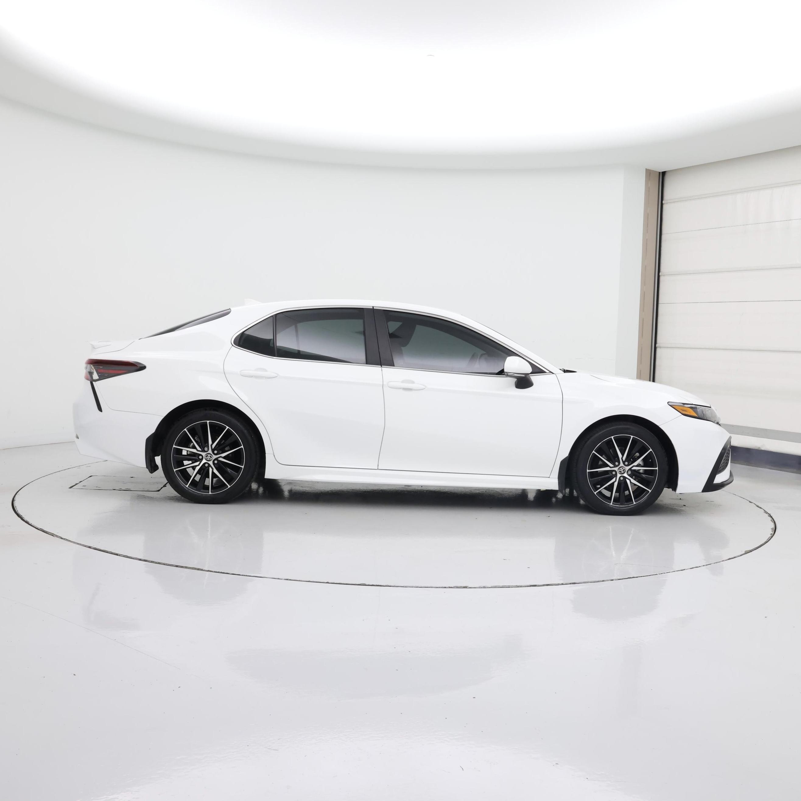 Thumbnail: 2022 Toyota Camry - 7