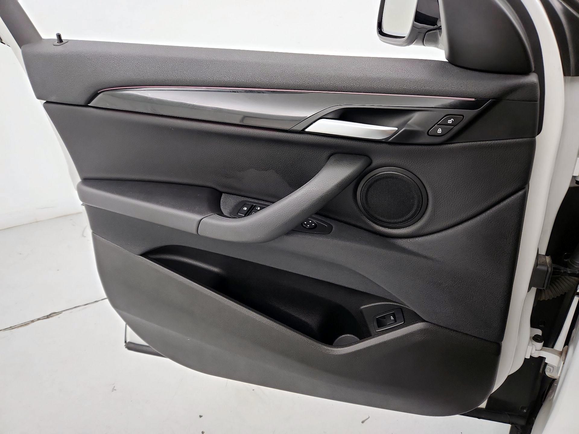 Thumbnail: 2020 BMW X2 - 12
