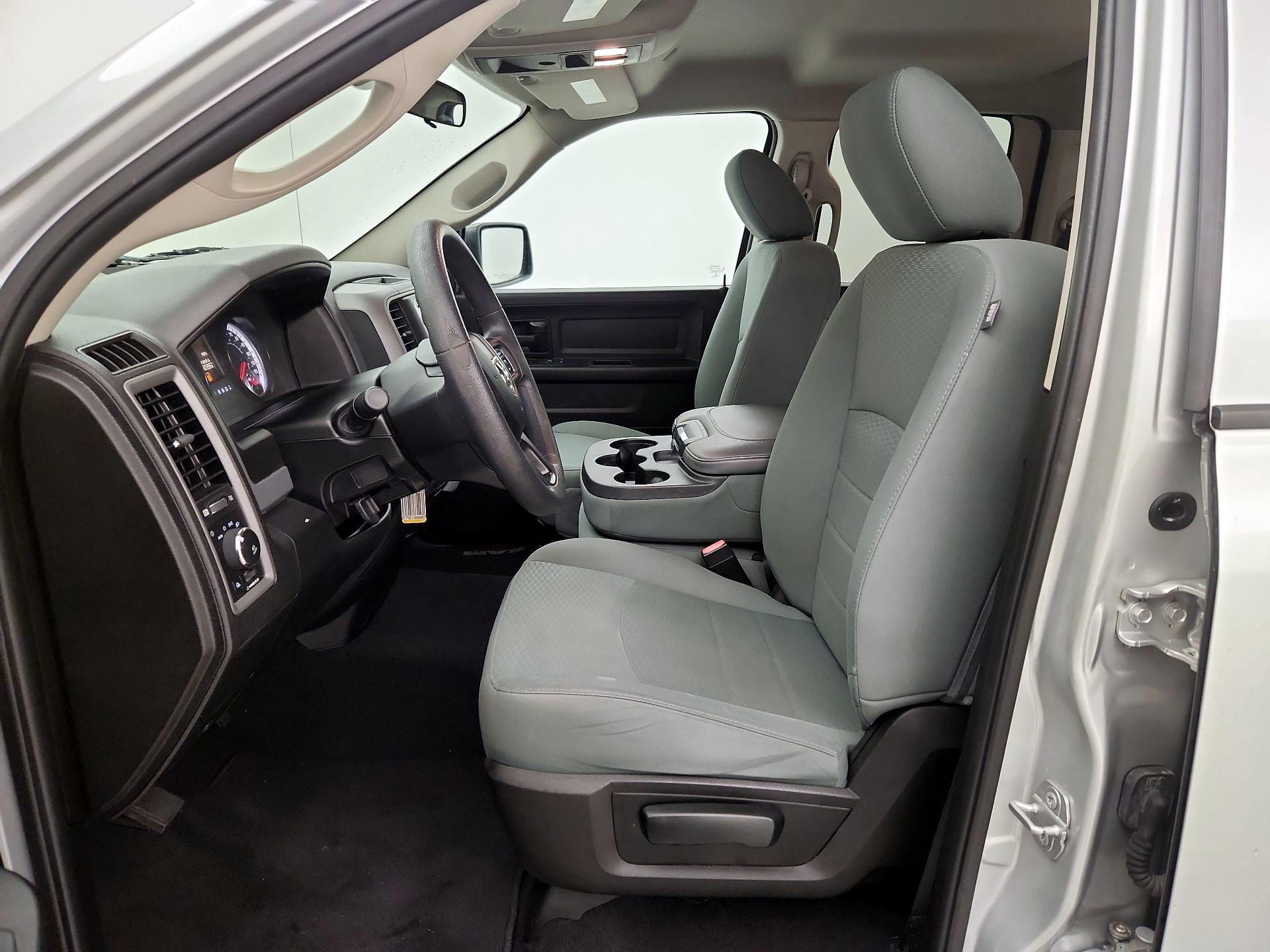Thumbnail: 2019 RAM 1500 Classic - 11