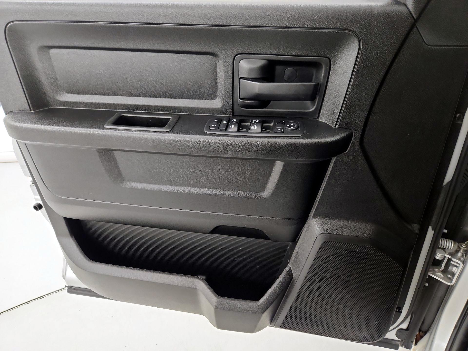 Thumbnail: 2019 RAM 1500 Classic - 12