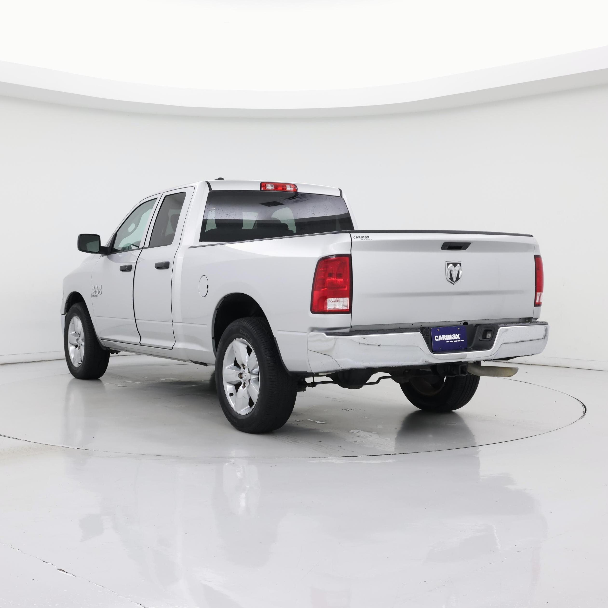 Thumbnail: 2019 RAM 1500 Classic - 2
