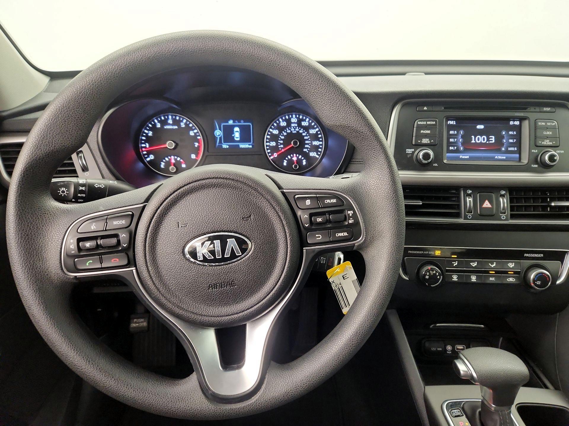 Thumbnail: 2016 Kia Optima - 10