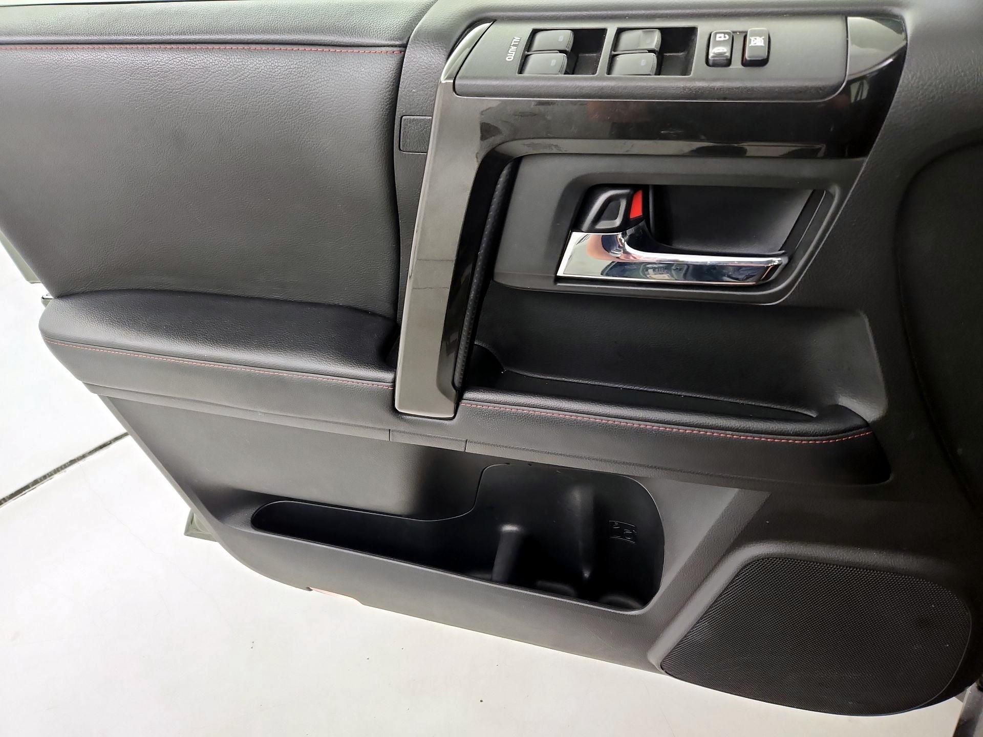 Thumbnail: 2022 Toyota 4Runner - 12