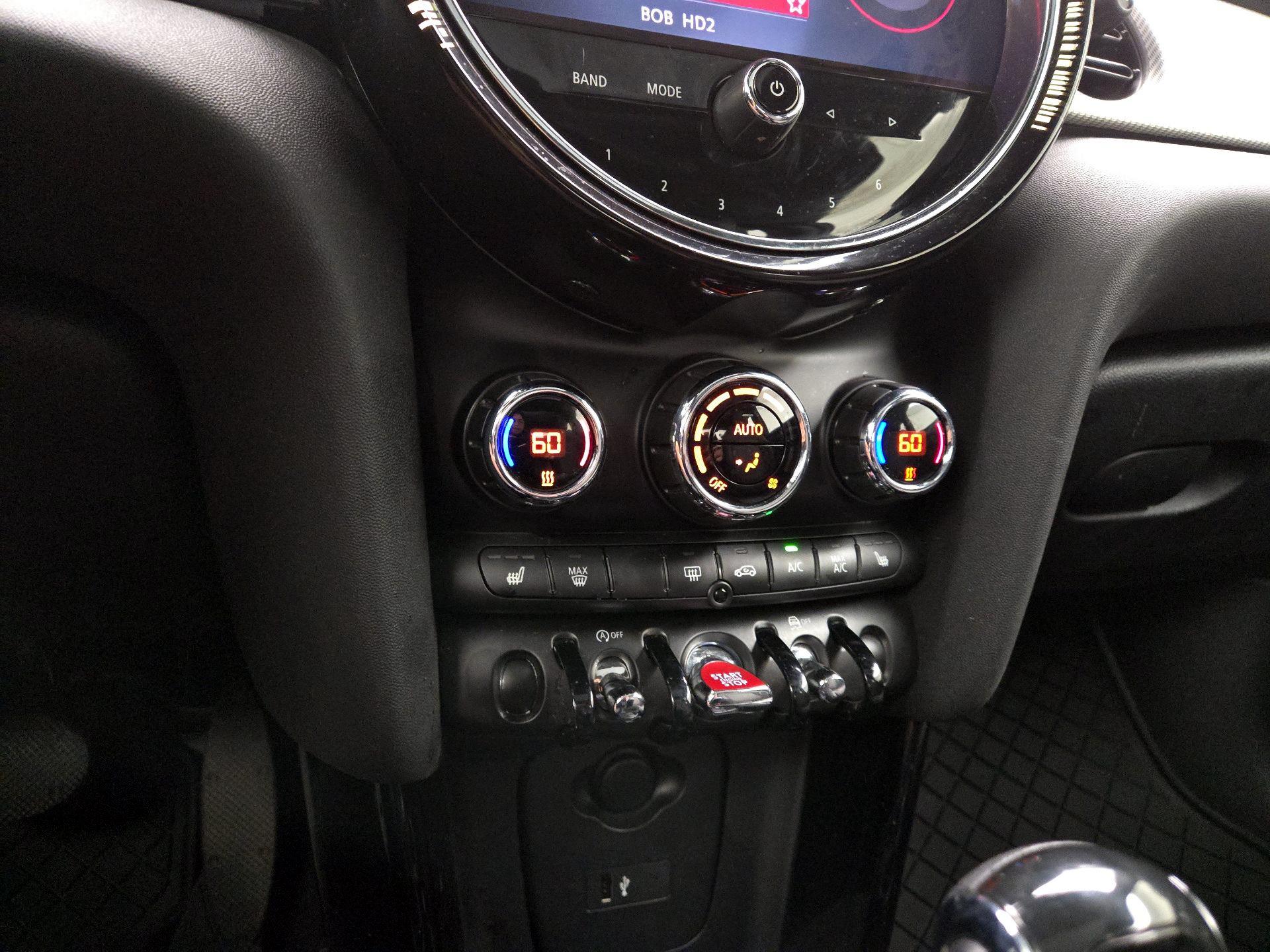 Thumbnail: 2023 MINI Cooper Hardtop - 17