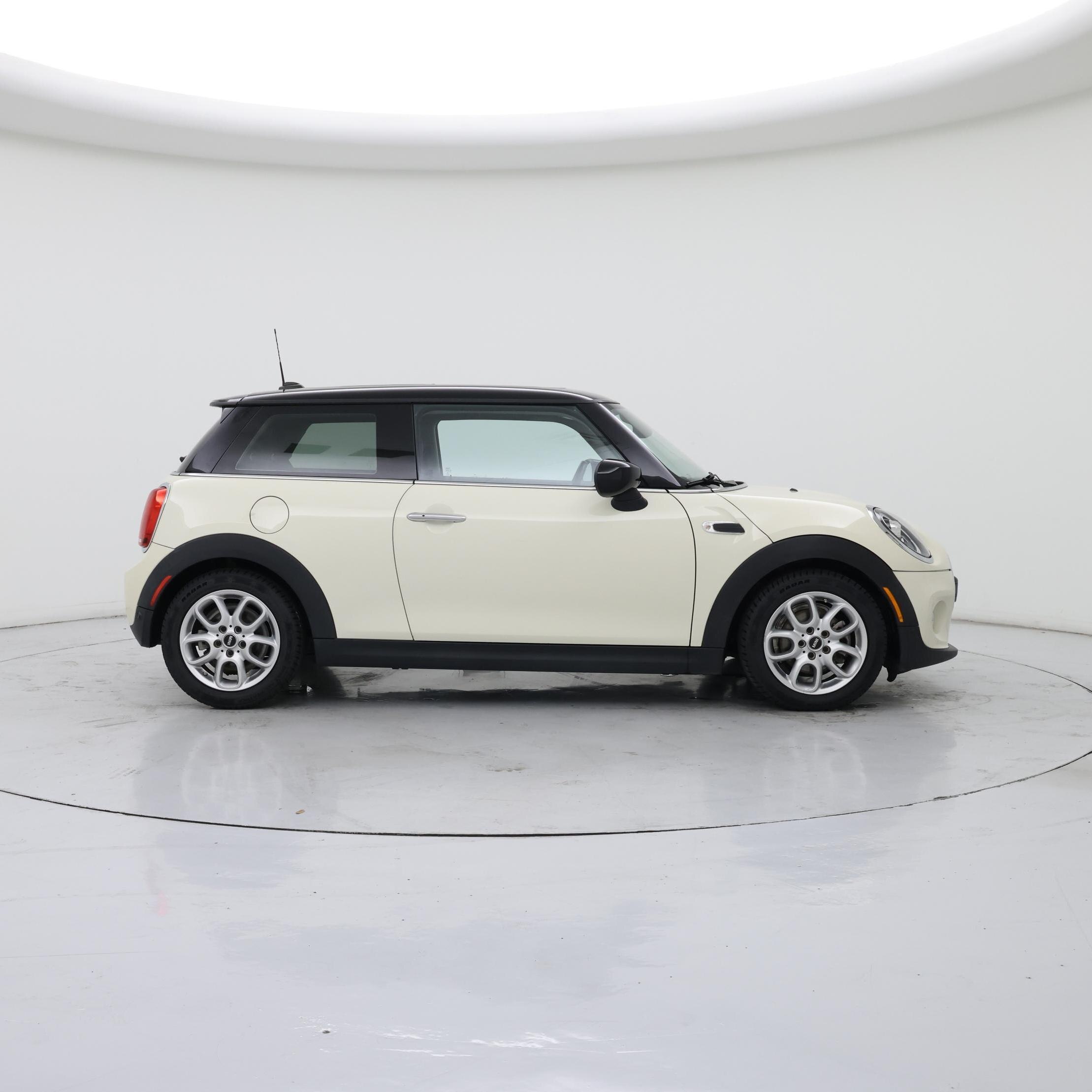 Thumbnail: 2021 MINI Cooper Hardtop - 7