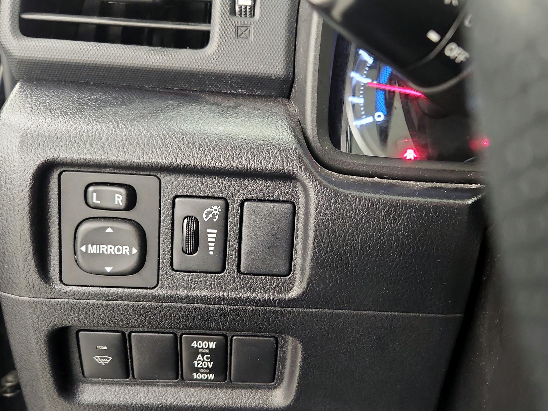 Thumbnail: 2016 Toyota 4Runner - 13