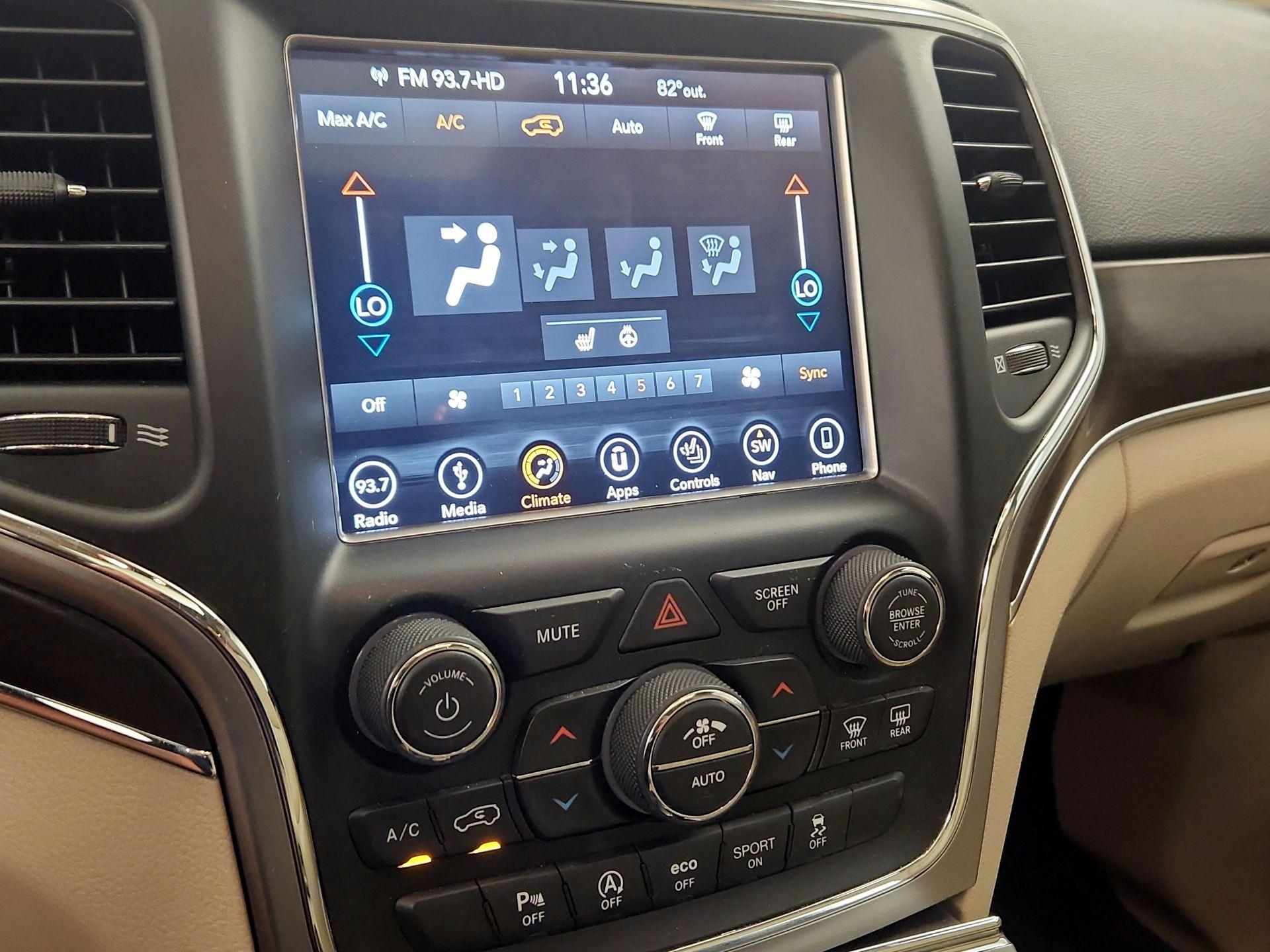 Thumbnail: 2018 Jeep Grand Cherokee - 17