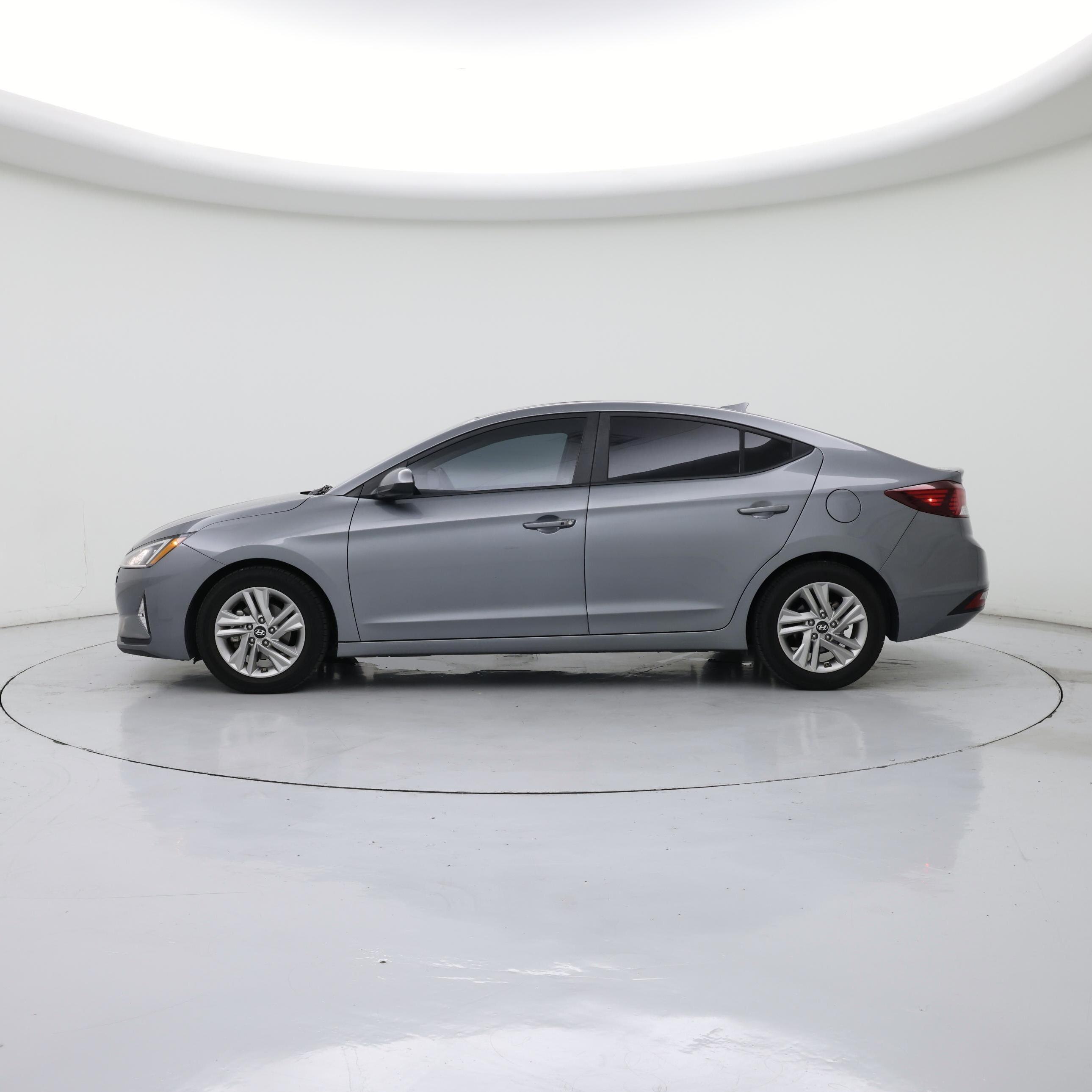Thumbnail: 2019 Hyundai Elantra - 3