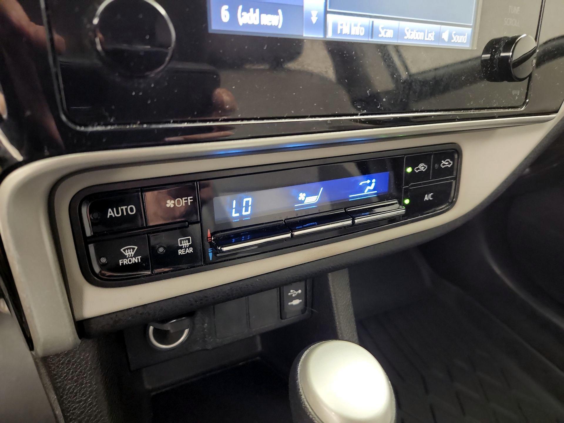 Thumbnail: 2018 Toyota Corolla - 16