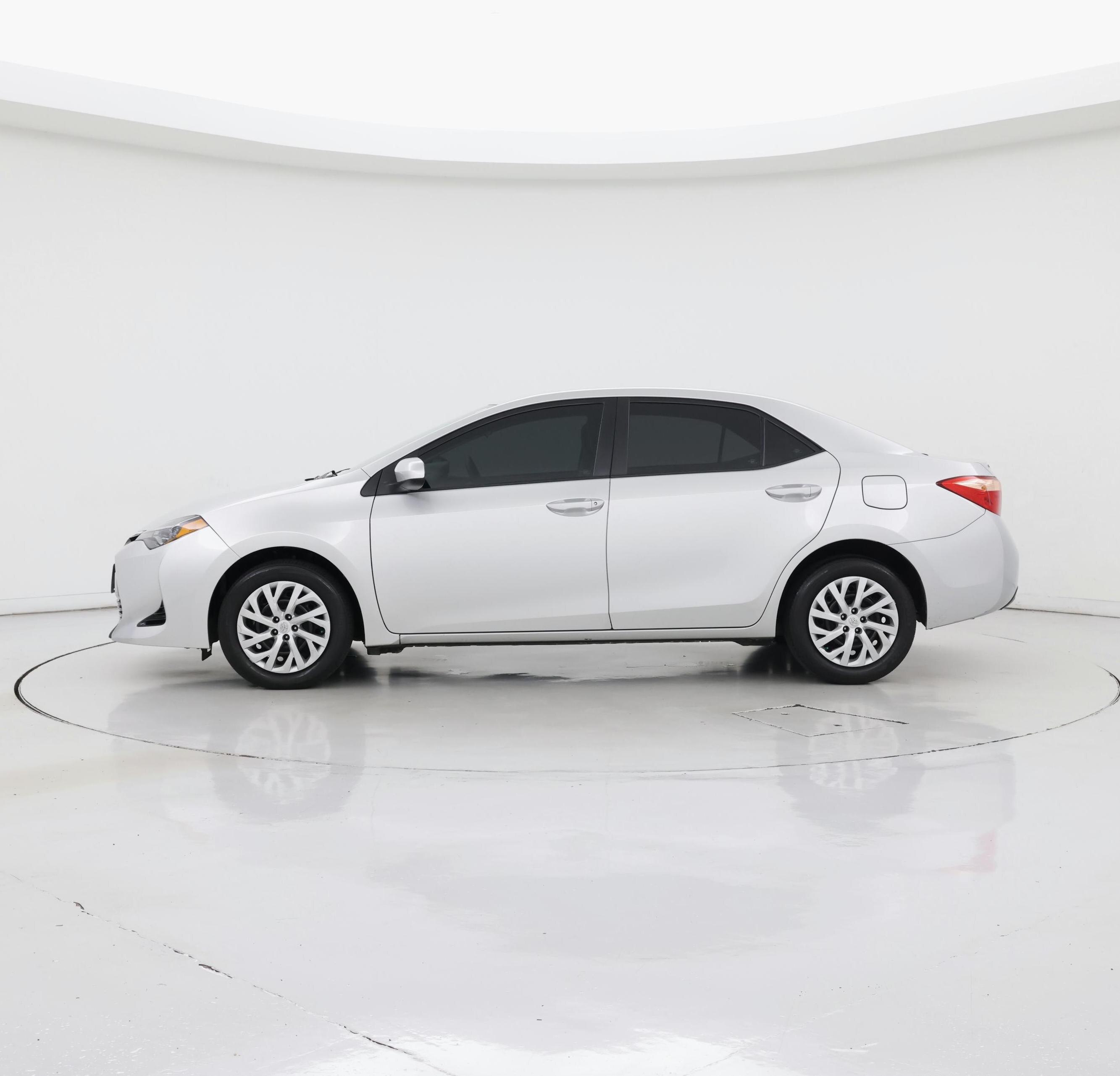 Thumbnail: 2018 Toyota Corolla - 3