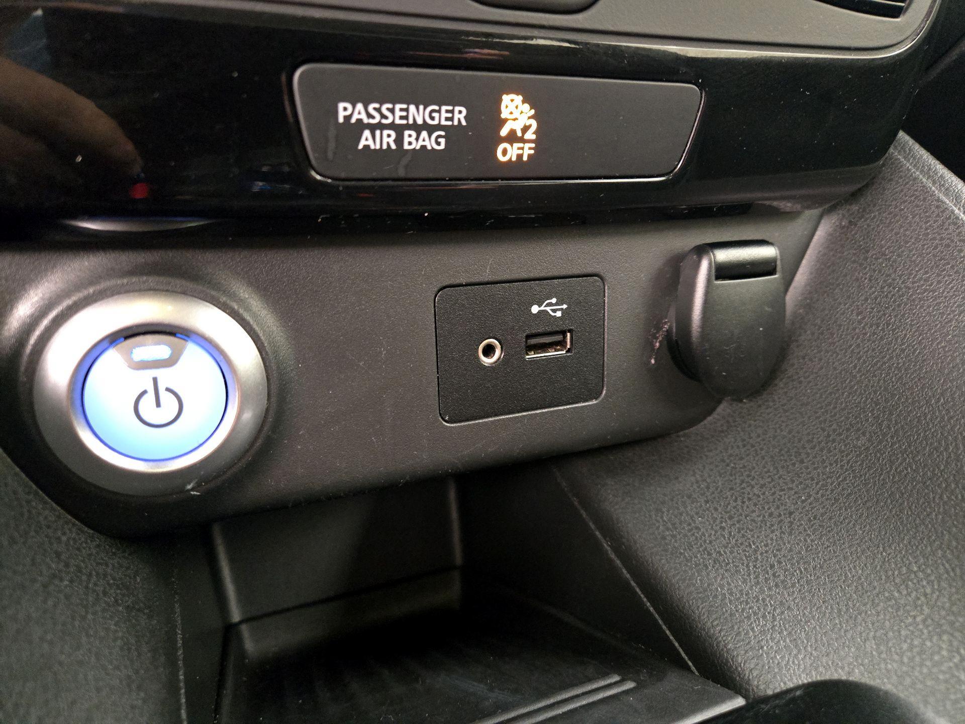 Thumbnail: 2019 Nissan Leaf - 19