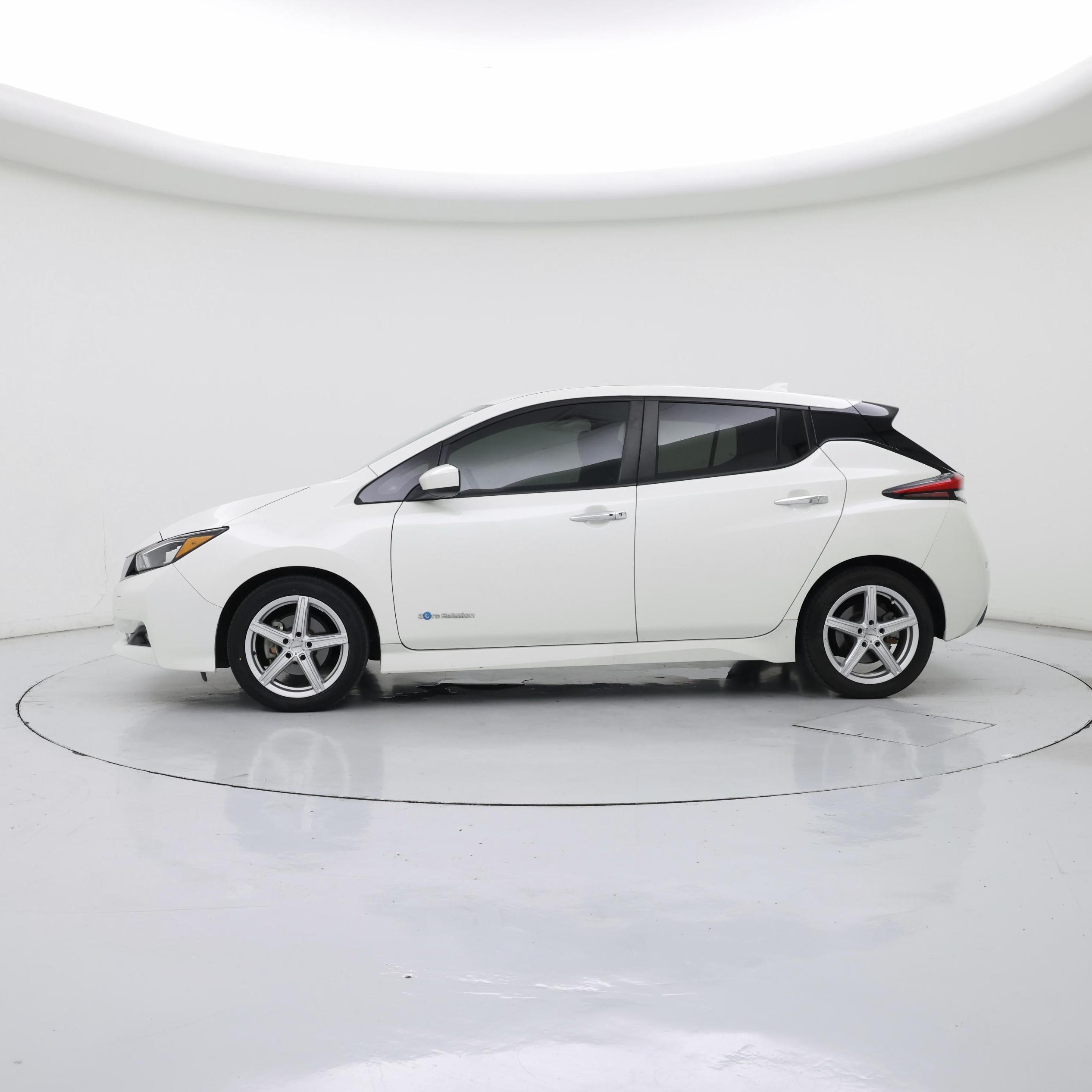 Thumbnail: 2019 Nissan Leaf - 3