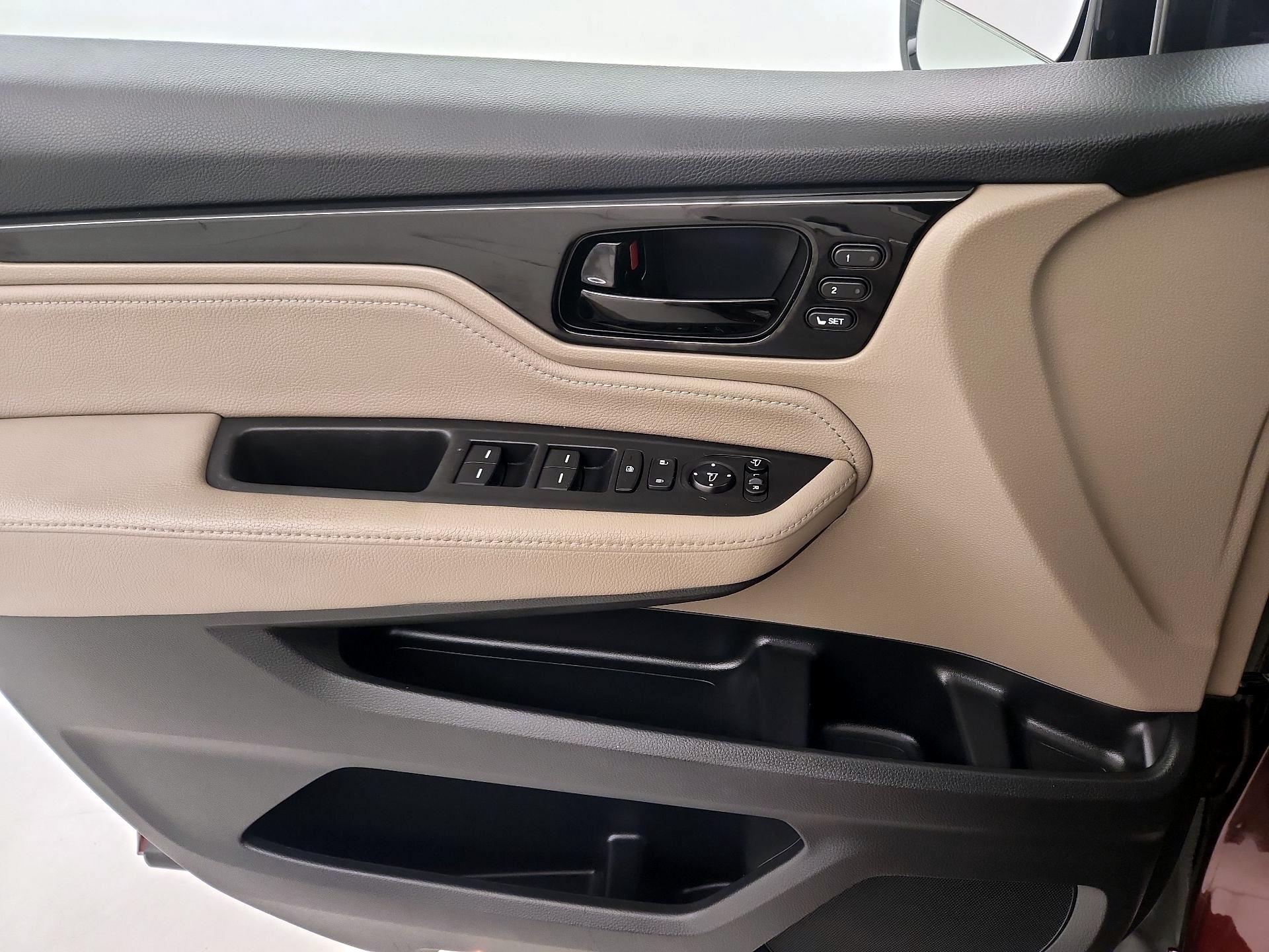 Thumbnail: 2018 Honda Odyssey - 12