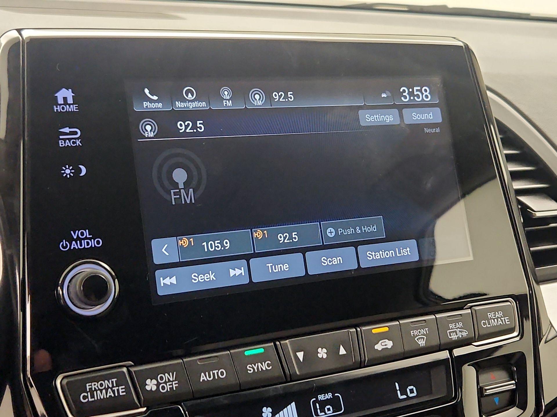 Thumbnail: 2018 Honda Odyssey - 16