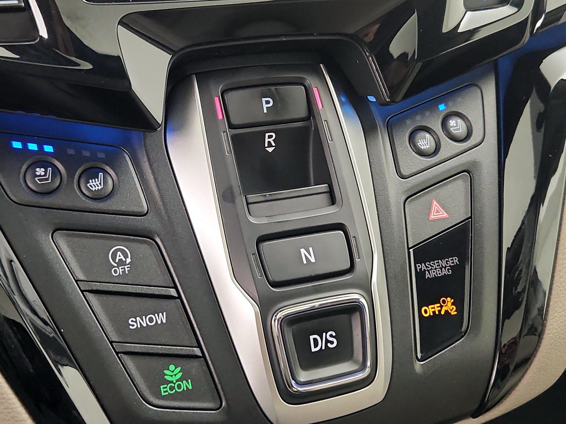Thumbnail: 2018 Honda Odyssey - 18