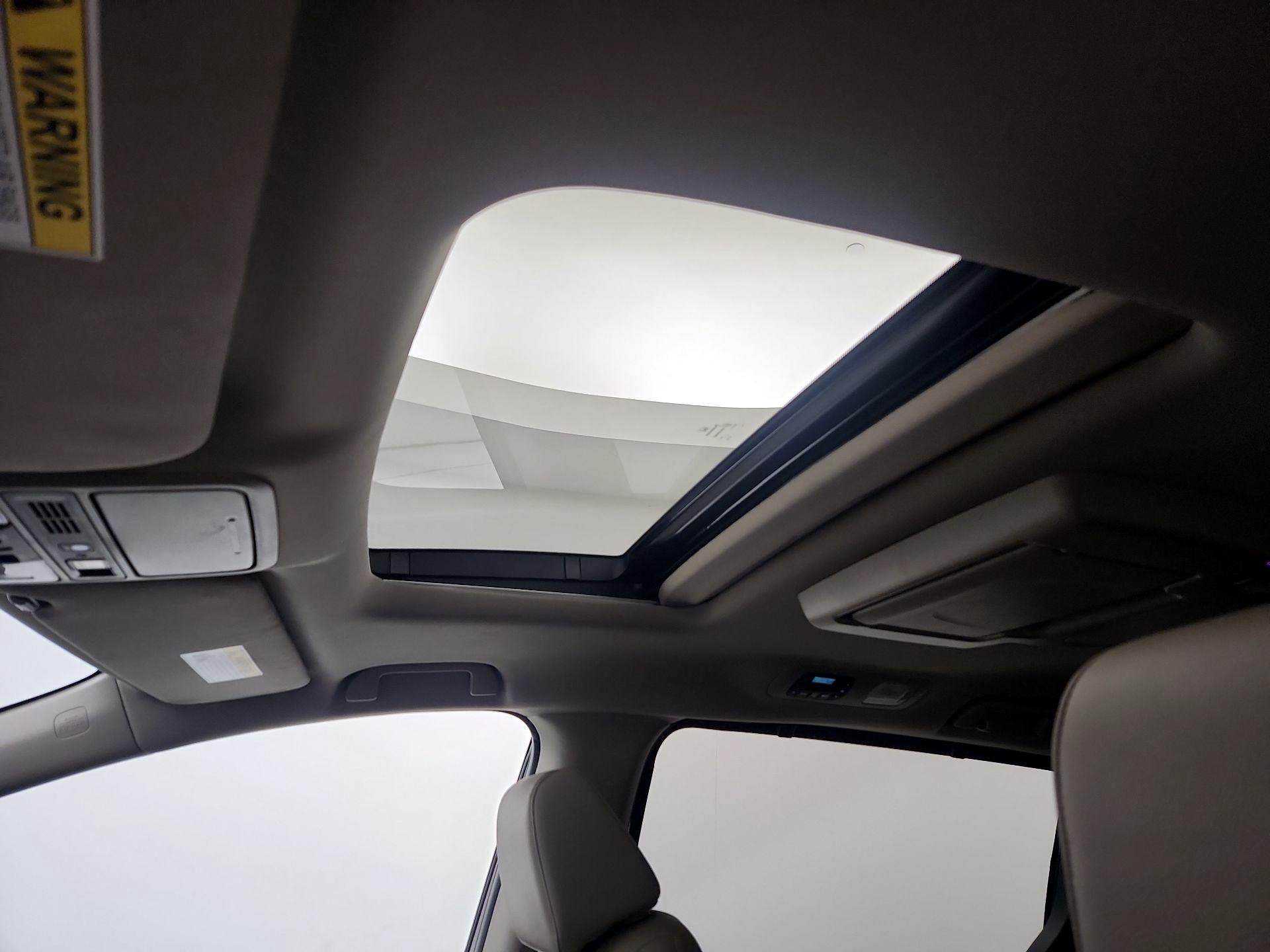 Thumbnail: 2018 Honda Odyssey - 20