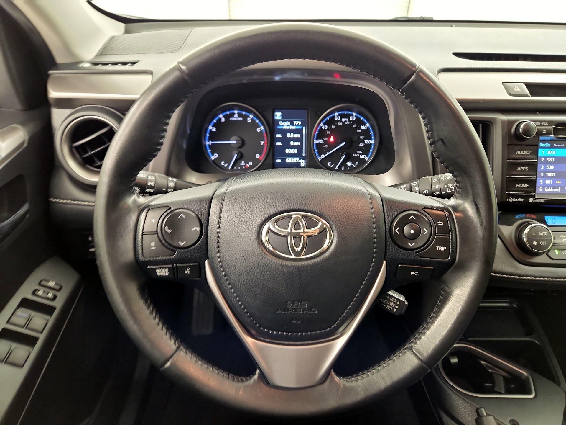 Thumbnail: 2018 Toyota RAV4 - 10