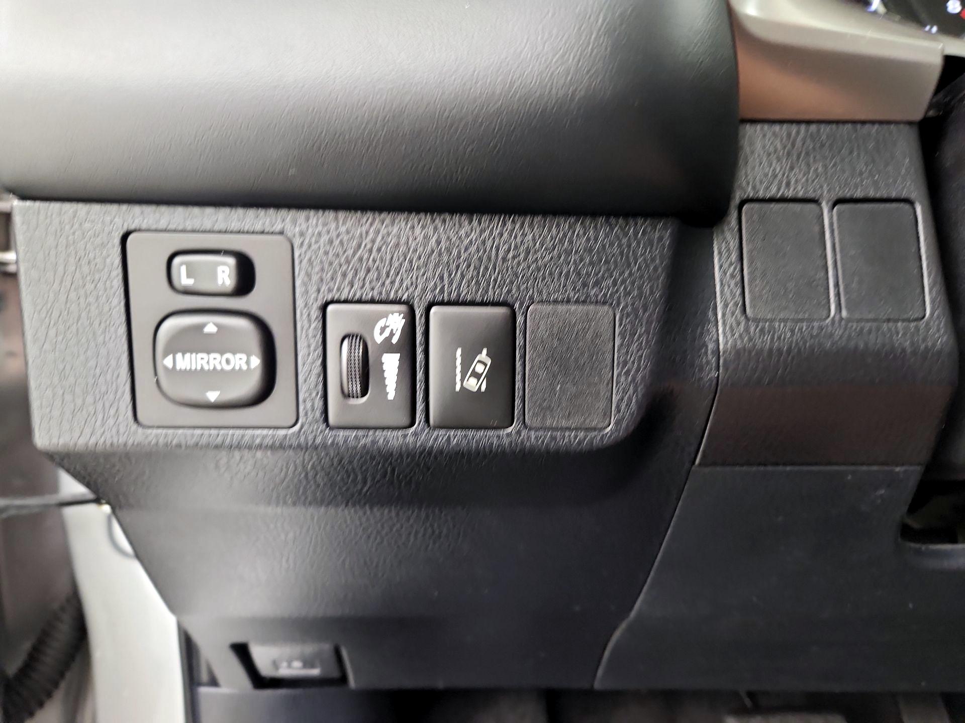 Thumbnail: 2018 Toyota RAV4 - 13