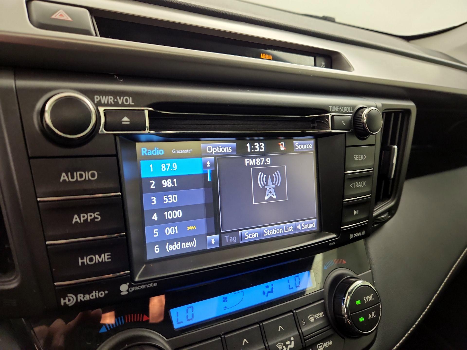 Thumbnail: 2018 Toyota RAV4 - 15