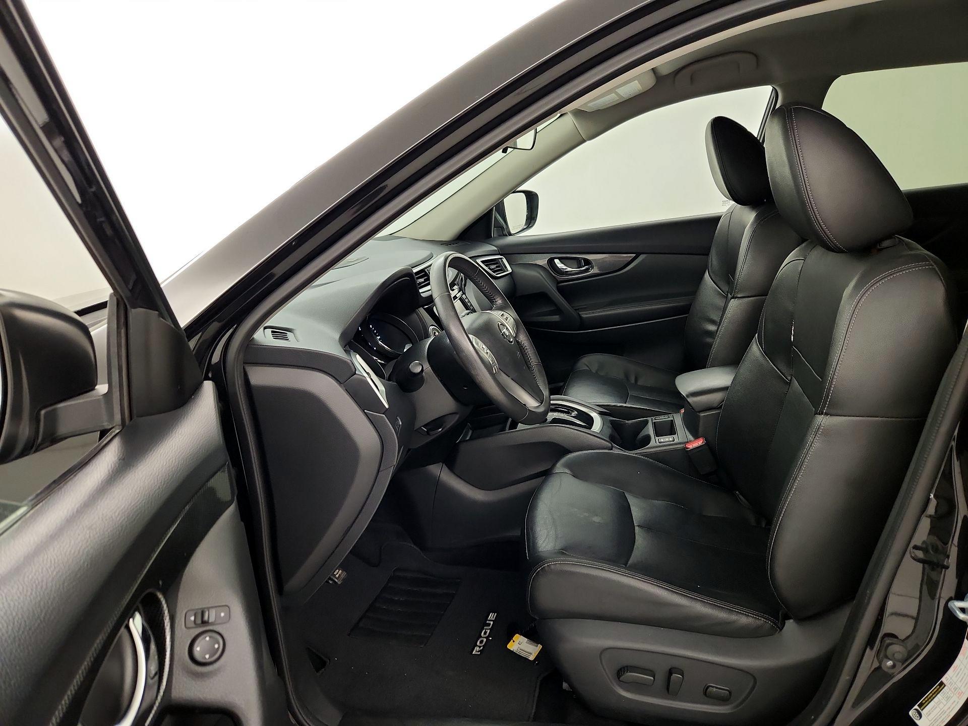 Thumbnail: 2016 Nissan Rogue - 11