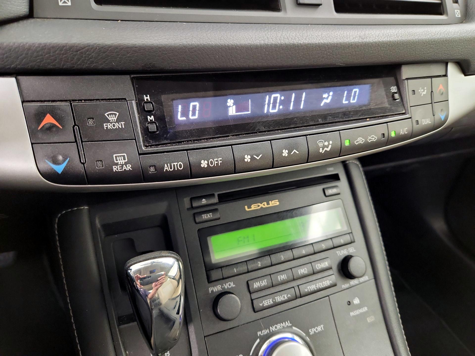 Thumbnail: 2013 Lexus CT - 15